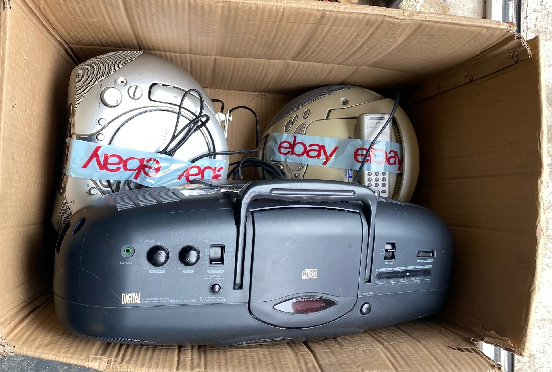 BOX OF CD PLAYERS, SONY, GOODMANS, TESCO, BUSH, SAMSUNG *NO VAT*