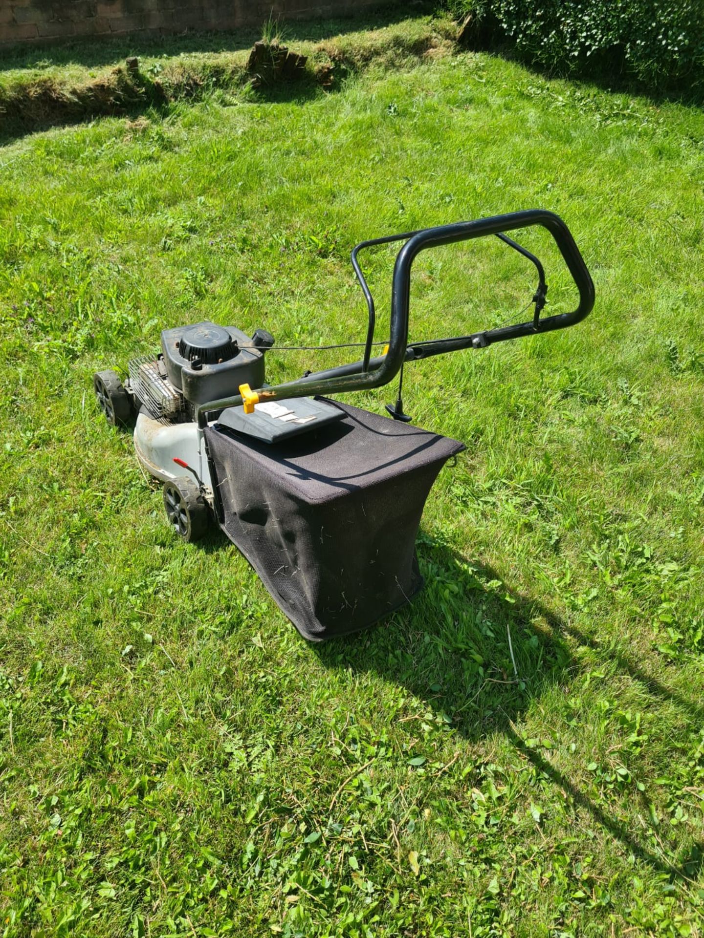 PETROL MOWER, IN WORKING ORDER *NO VAT* - Image 3 of 3