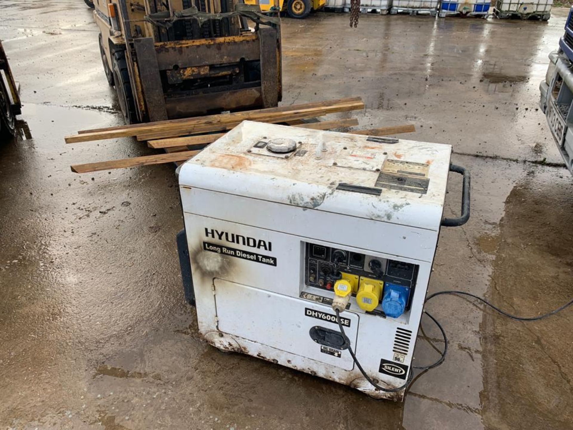 HYUNDAI LONG RUN DIESEL TANK SILENT GENERATOR, MODEL: DHY6000SE, AC 115V / AC230V - Bild 2 aus 7