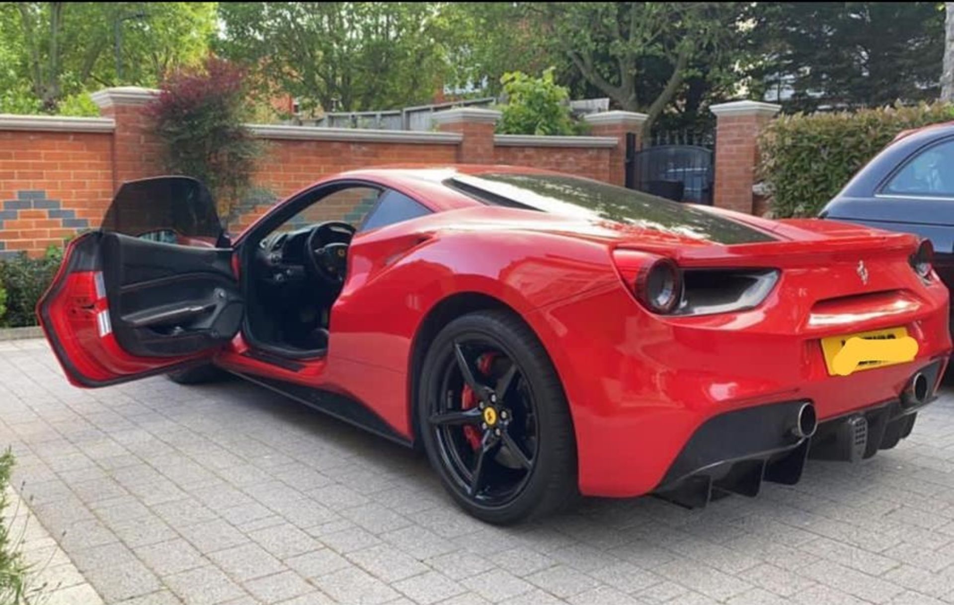 2016 FERRARI 488 GTB 2DR RED COUPE, PETROL, AUTOMATIC, 11K MILES, LEFT HAND DRIVE *NO VAT* - Bild 3 aus 23