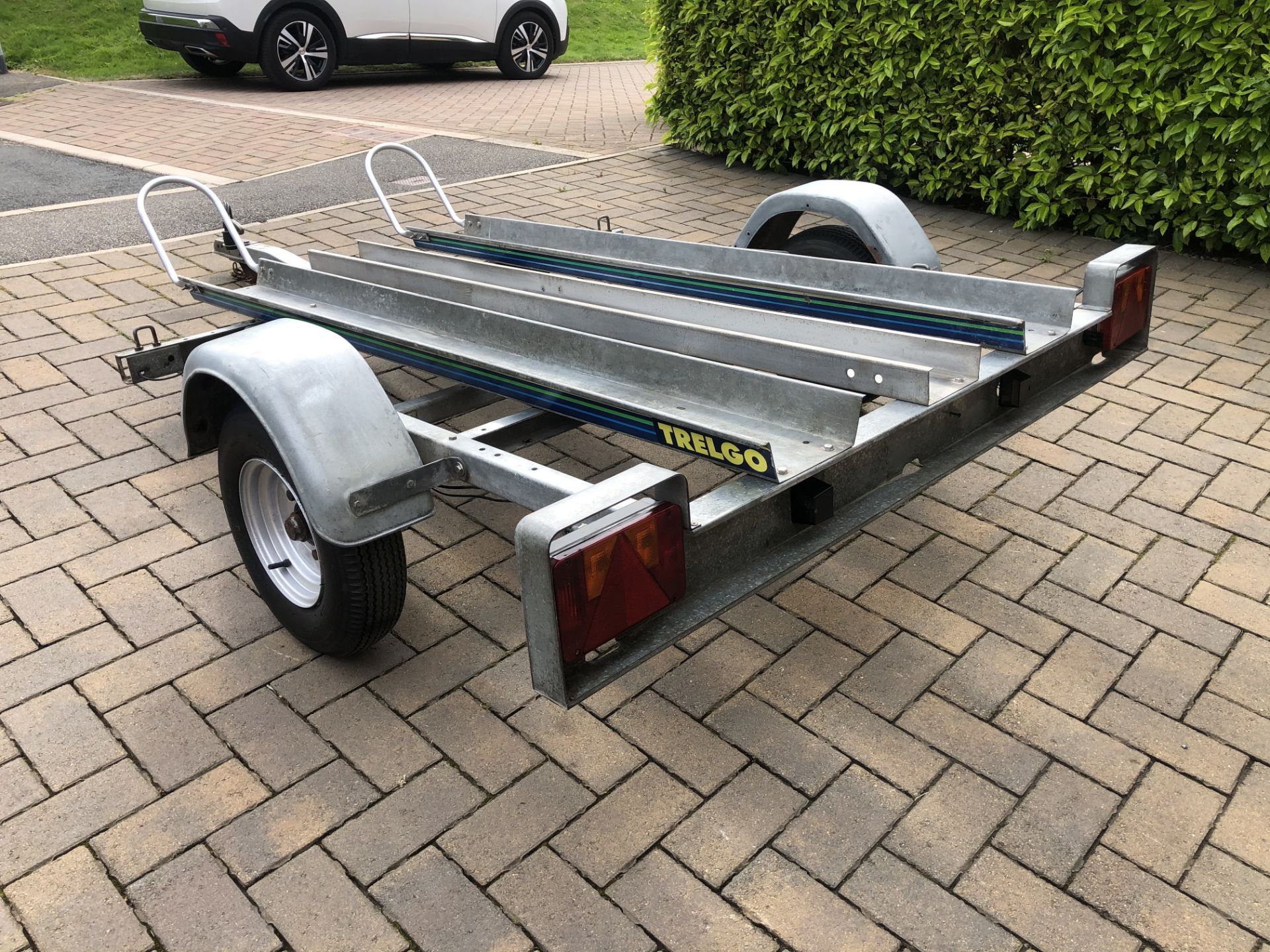 TRELLGO THREE BIKE TILTING TRAILER *PLUS VAT* - Image 5 of 6