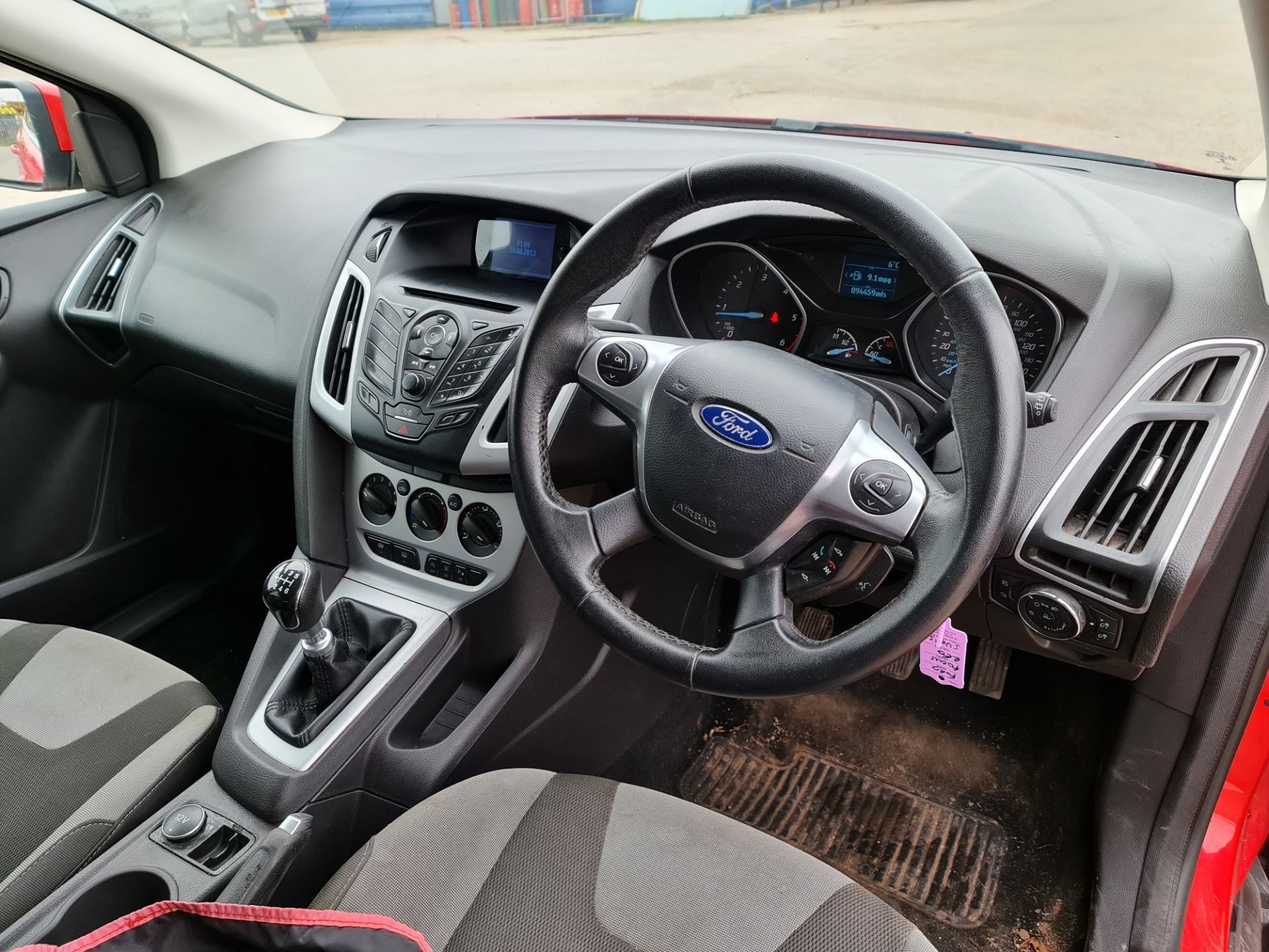 2012 FORD FOCUS ZETEC TDCI, RED, 5 DOOR HATCHBACK, 1.6 DIESEL ENGINE, 94,459 MILES *NO VAT* - Bild 31 aus 37