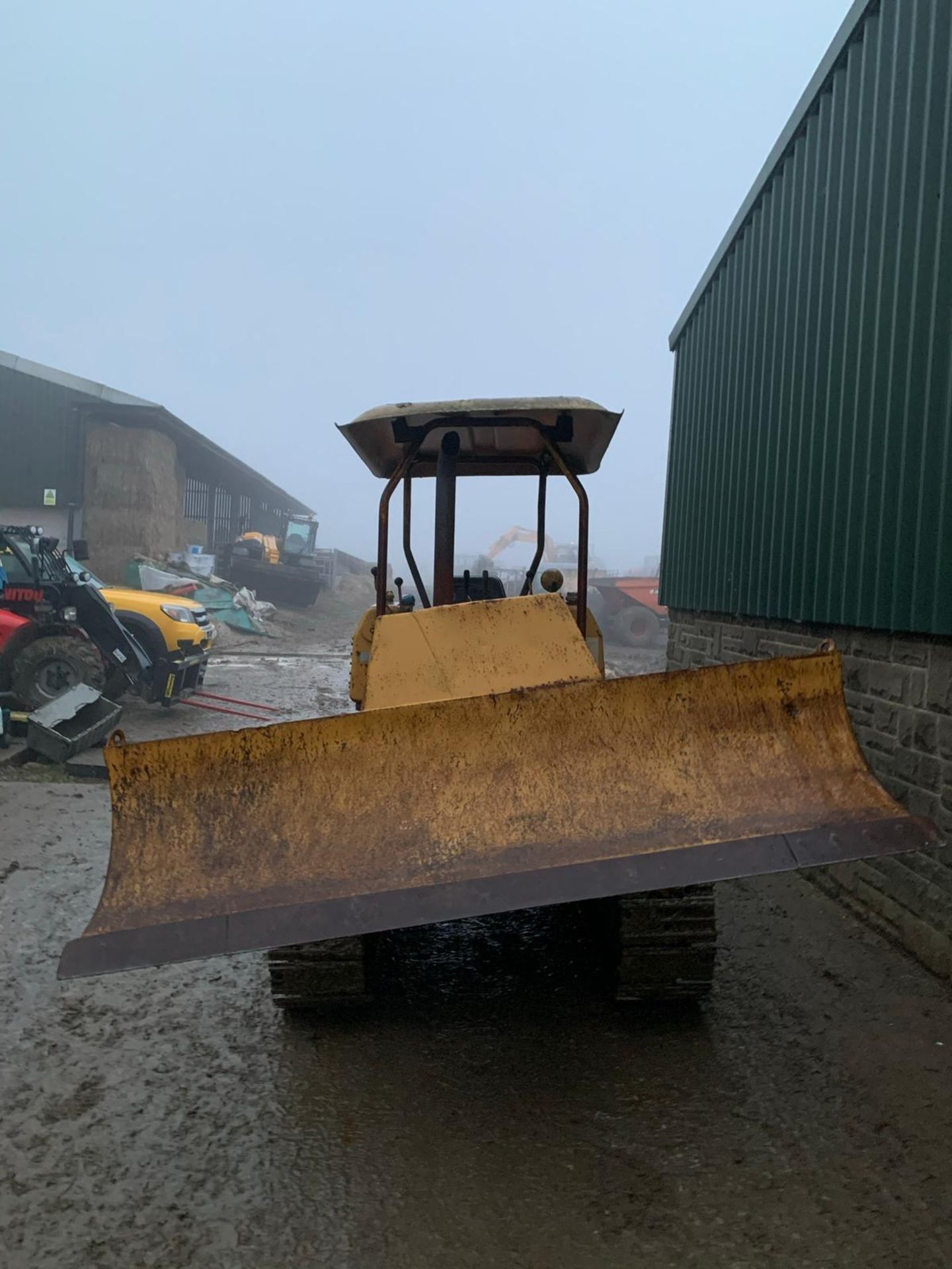 MITSUBISHI BD2F DIESEL DOZER WITH 6 WAY BLADE, RUNS DRIVES PUSHES, SIMILAR TO A CAT DOZER *PLUS VAT* - Image 4 of 9