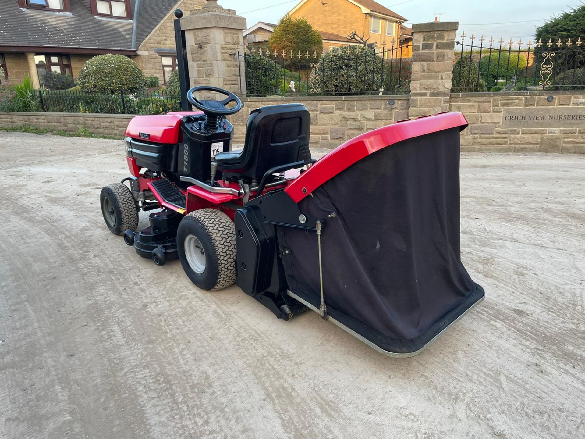 WESTWOOD T1800 4WD PETROL RIDE ON MOWER, 4 WHEEL DRIVE *NO VAT* - Image 4 of 9