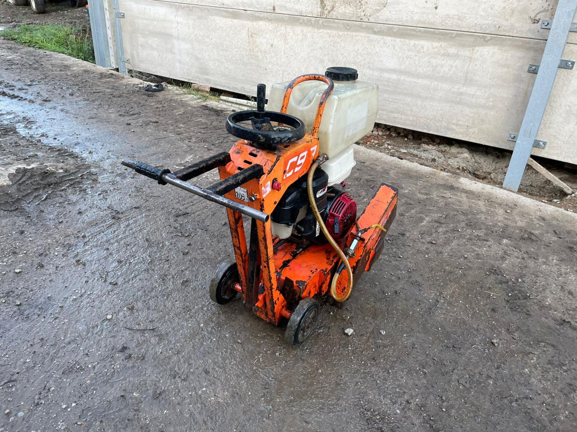 2015 CLIPPER C99 FLOOR SAW, RUNS AND WORKS, HONDA GX390 ENGINE, WATER TANK INCLUDED *NO VAT* - Bild 4 aus 5