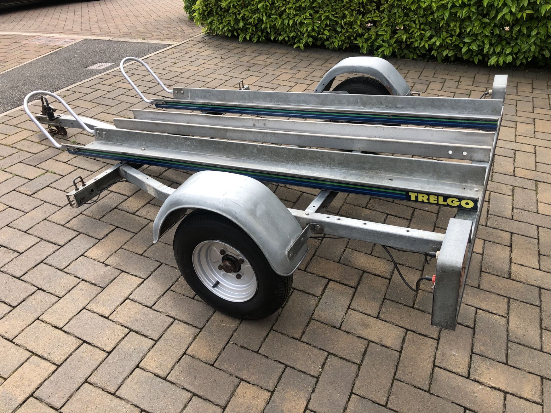 TRELLGO THREE BIKE TILTING TRAILER *PLUS VAT* - Image 4 of 6