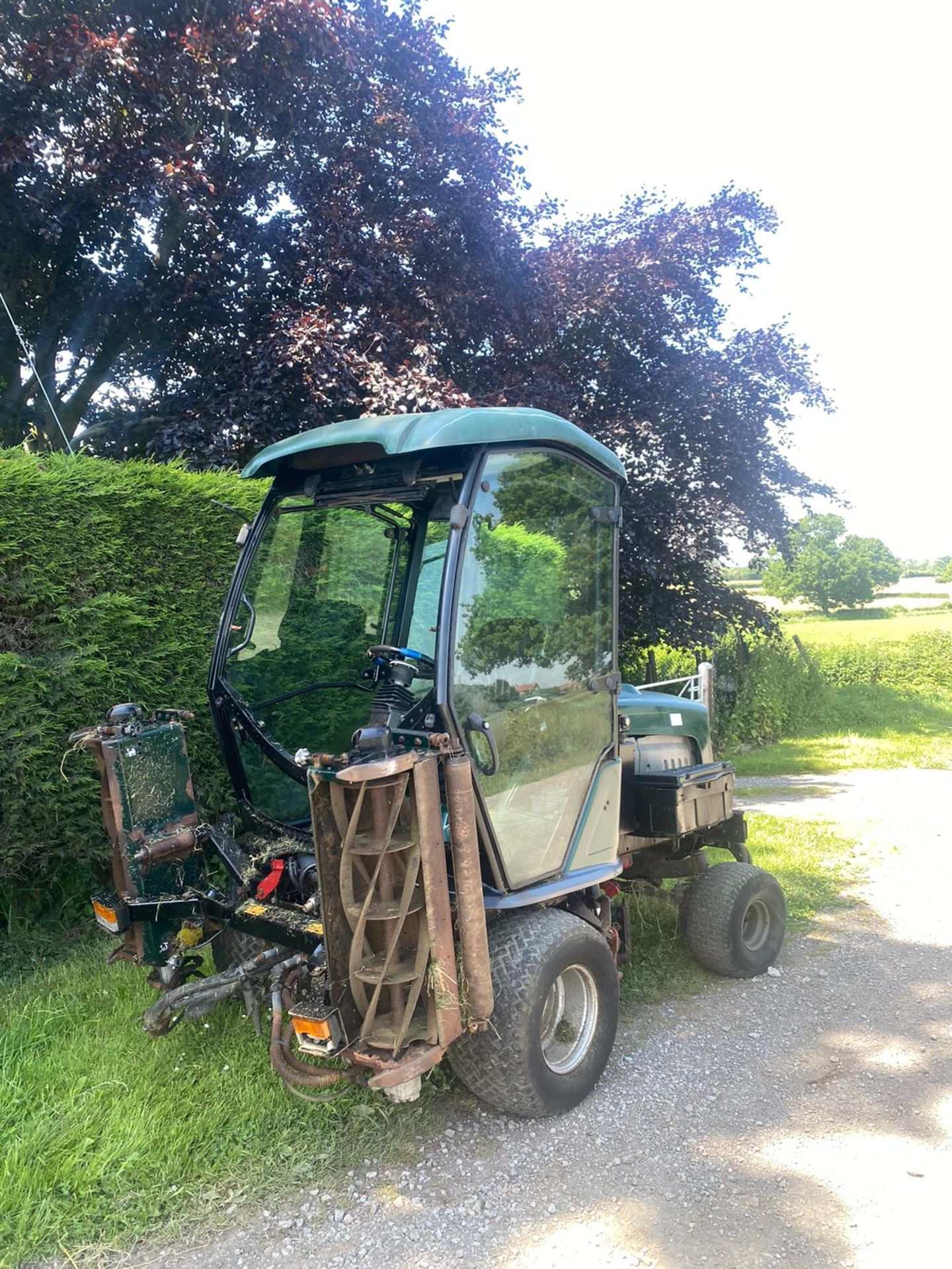 HAYTER RIDE ON CYLINDER MOWER WITH CAB, ROAD REGISTERED, RUNS DRIVES AND CUTS, 4WD *PLUS VAT* - Image 3 of 6