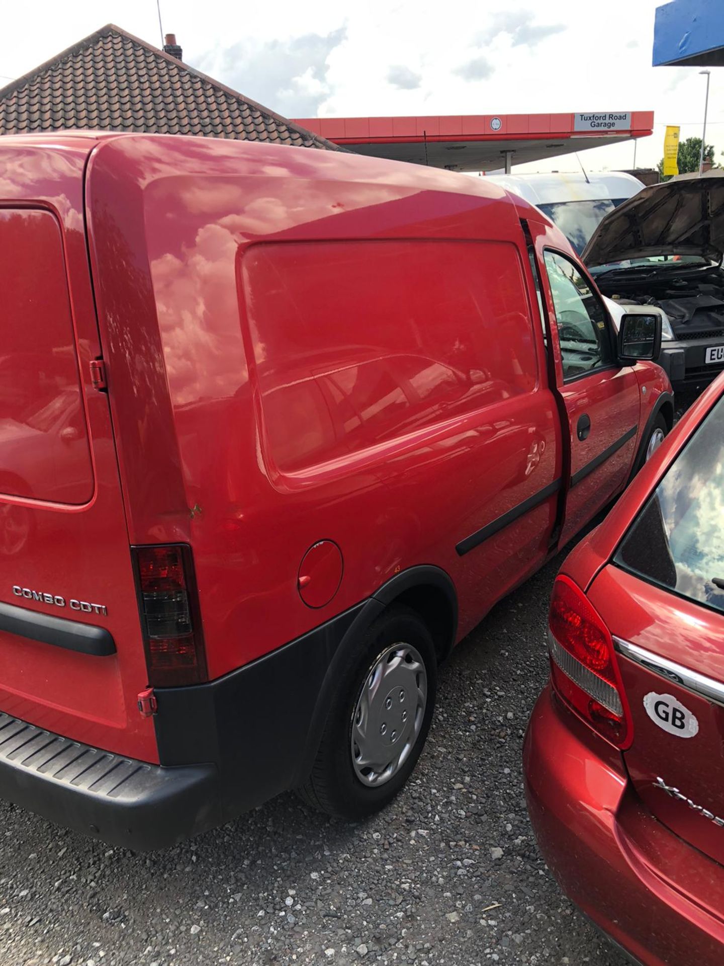 2010 VAUXHALL COMBO 1700 CDTI RED VAN, SHOWING 56,424 MILES, 1248CC DIESEL ENGINE *NO VAT* - Image 8 of 14