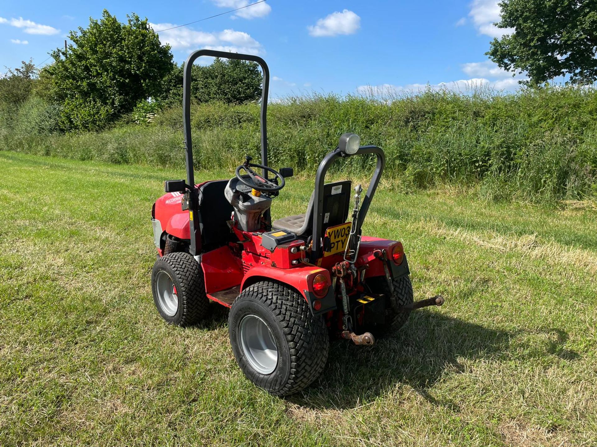 2003 McCORMICK G30R REVERSE COMPACT TRACTOR, RUNS AND DRIVES, SHOWING 397 HOURS *PLUS VAT* - Image 6 of 13