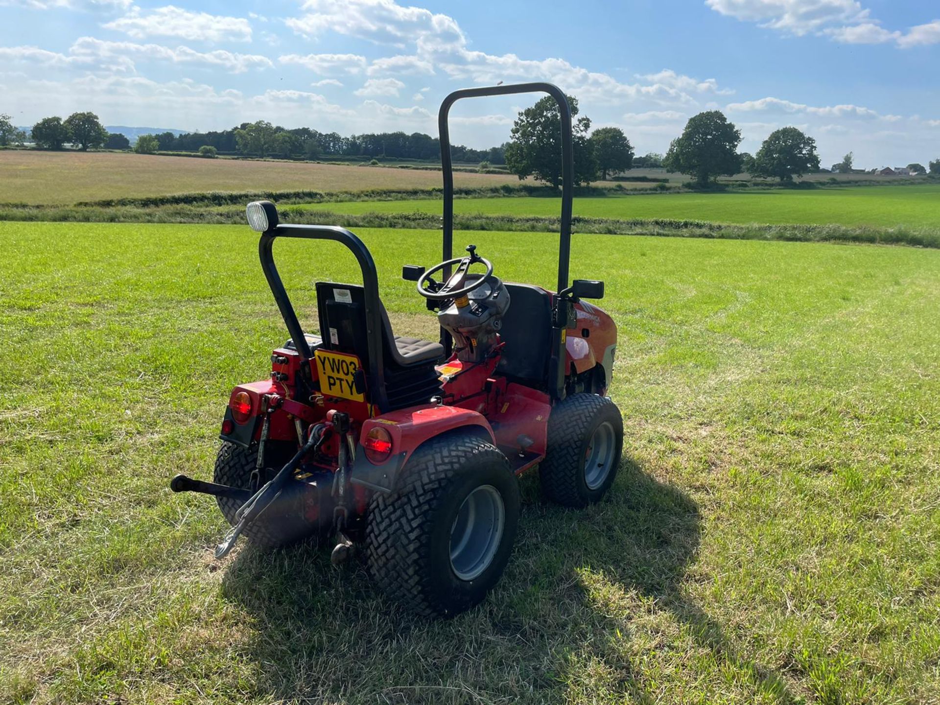 2003 McCORMICK G30R REVERSE COMPACT TRACTOR, RUNS AND DRIVES, SHOWING 397 HOURS *PLUS VAT* - Image 4 of 13