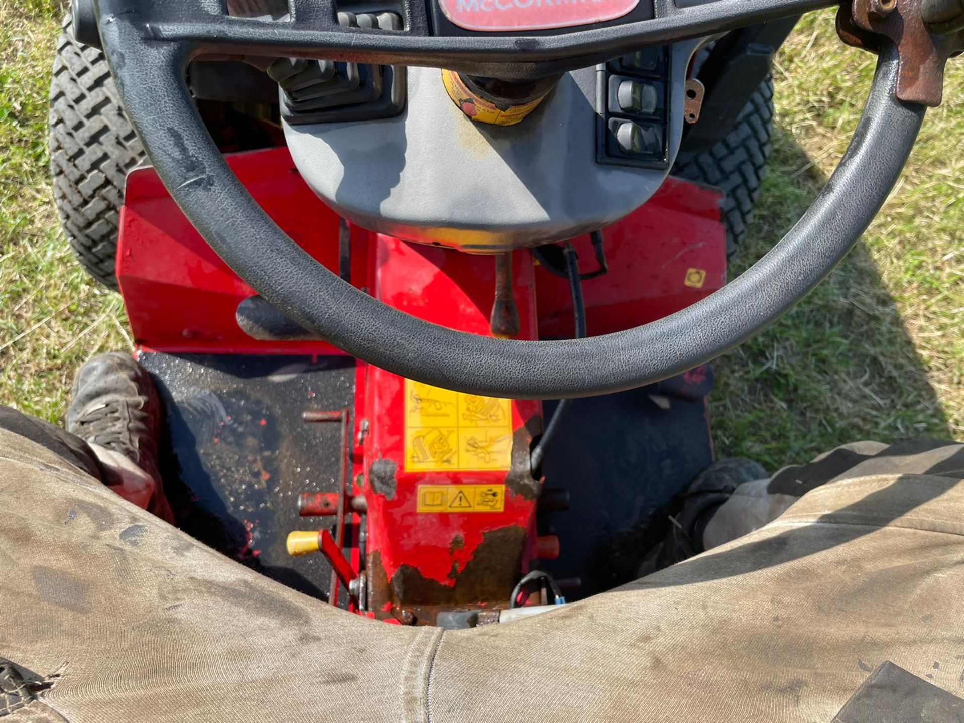 2003 McCORMICK G30R REVERSE COMPACT TRACTOR, RUNS AND DRIVES, SHOWING 397 HOURS *PLUS VAT* - Image 11 of 13