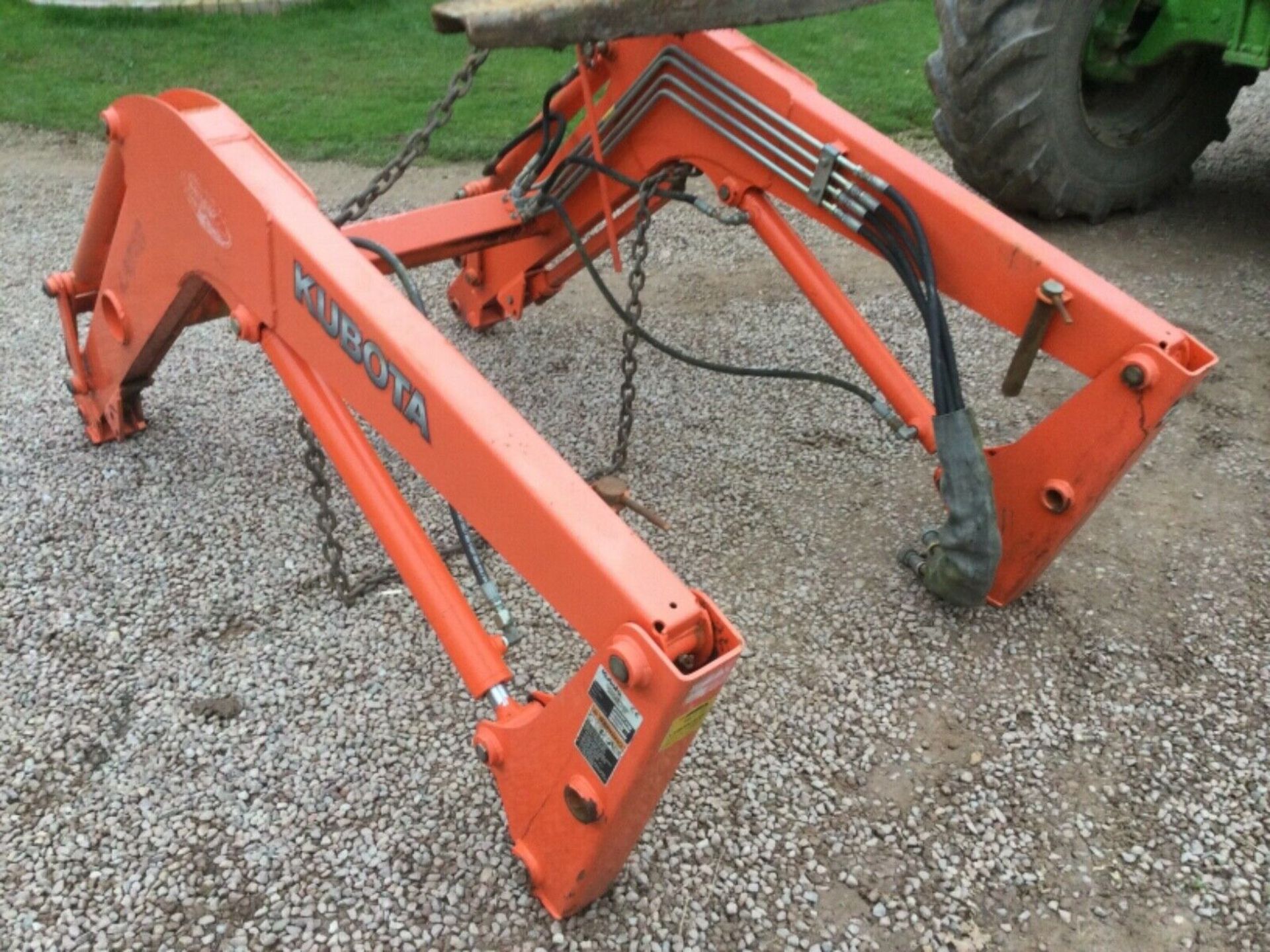 KUBOTA LA713 LOADER ATTACHMENT, RECENTLY SERVICED, NO LEAKS, WORKS WELL *PLUS VAT* - Image 3 of 8