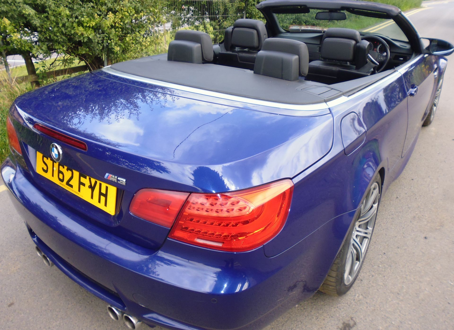 2012 BMW M3 SEMI AUTO BLUE CONVERTIBLE, 4.0 PETROL ENGINE, 19" ALLOYS *NO VAT* - Image 3 of 4