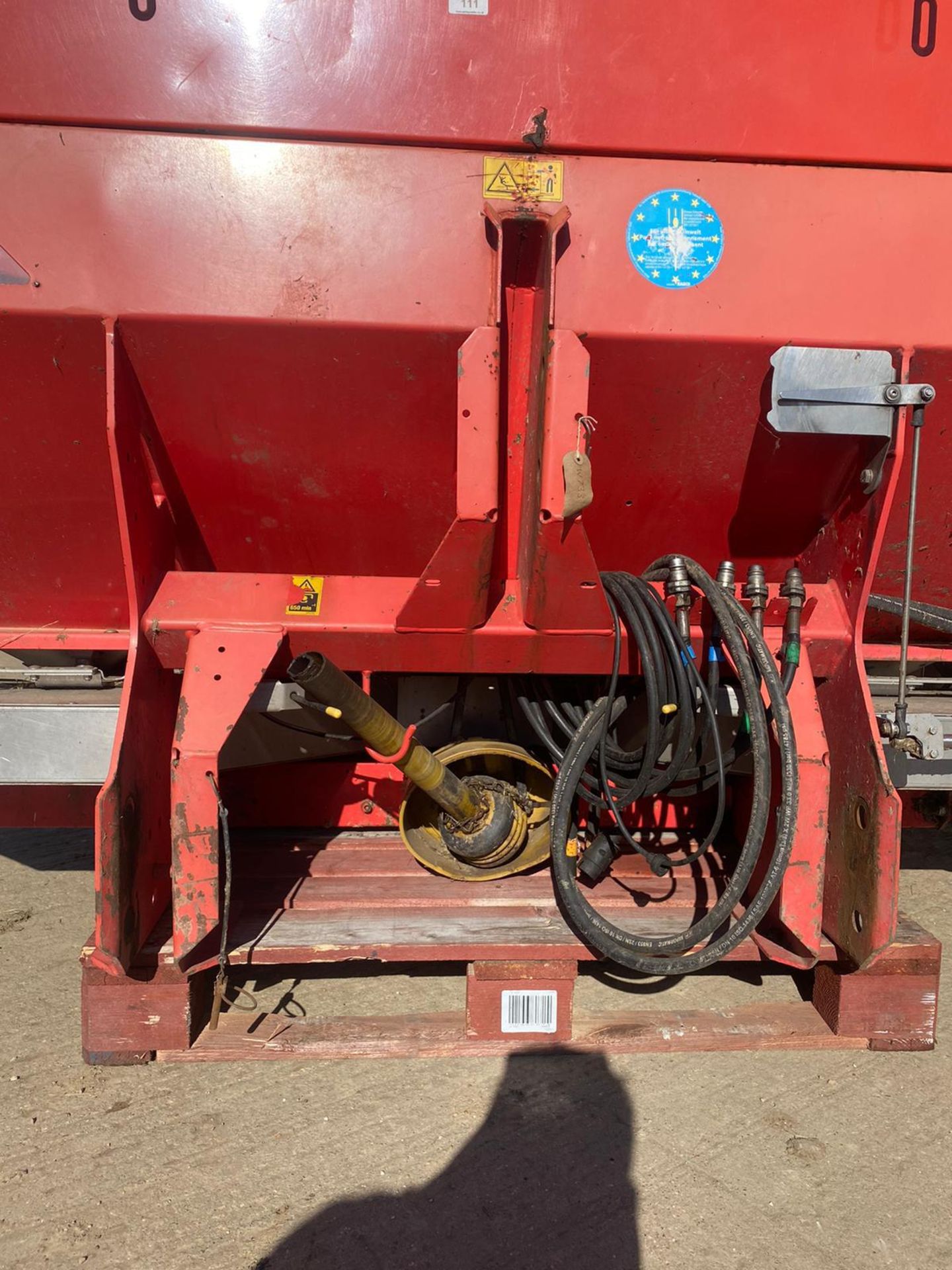 KUHN GLB1400 FERTILISER SPREADER SPINNER, IN WORKING CONDITION, COMES WITH PTO READY TO USE *NO VAT* - Image 5 of 7