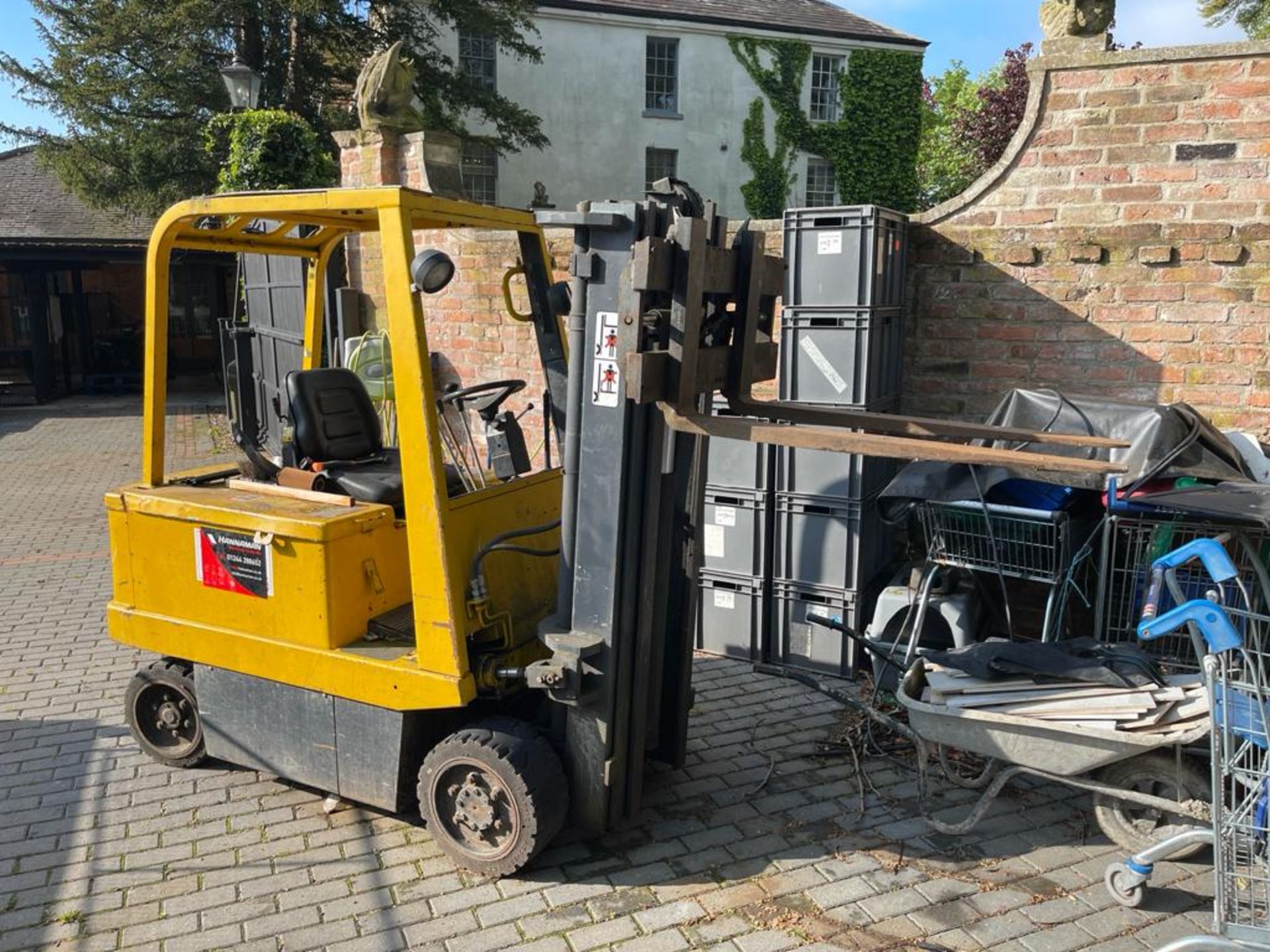 CLIMAX EC25 ELECTRIC FORKTRUCK, 72V BATTERY PACK IN GOOD ORDER AND DOES CHARGE FULLY *PLUS VAT* - Image 3 of 10