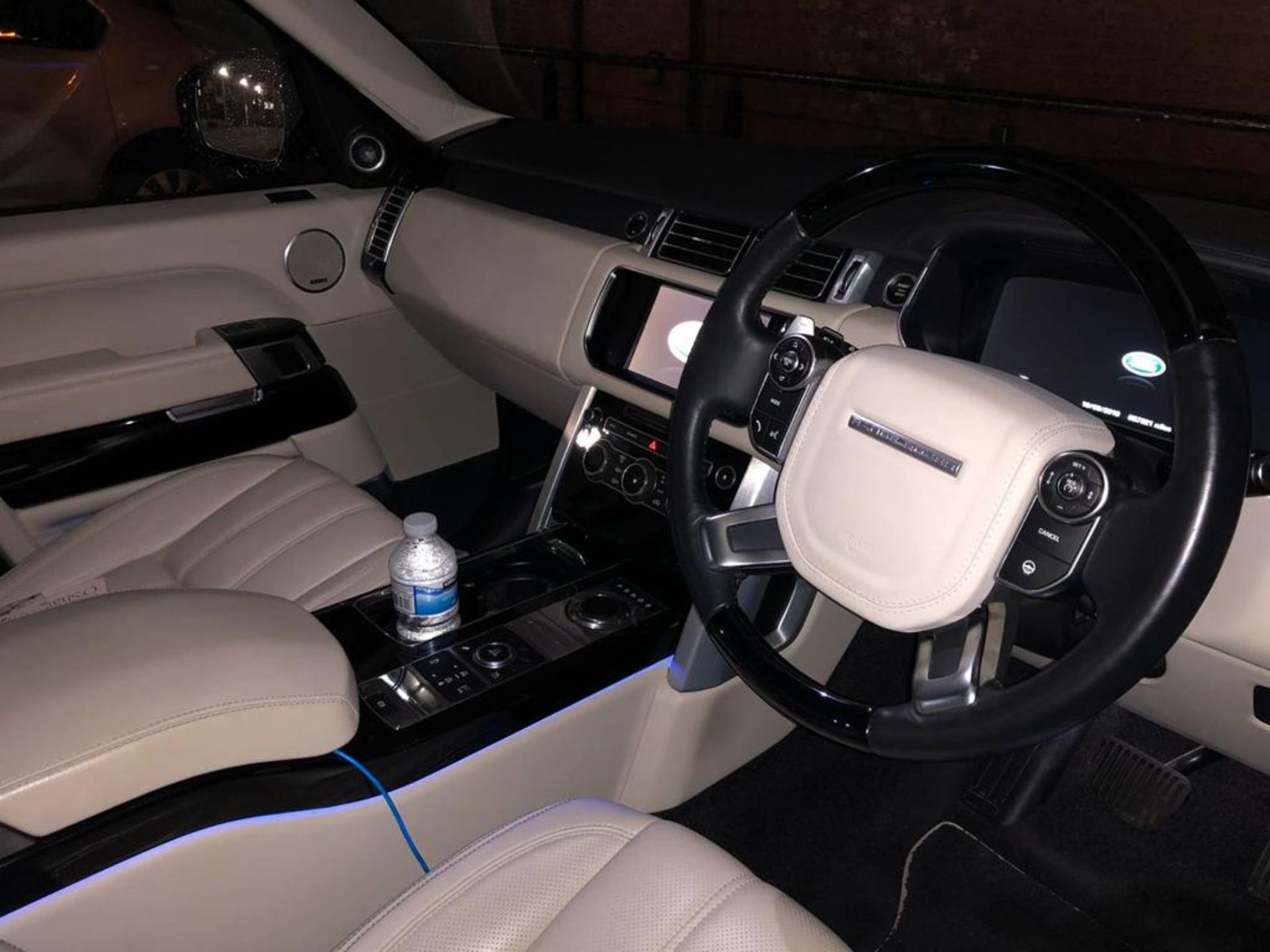 2014 LAND ROVER RANGE ROVER AUTOBIOGRAPHY SDV8, AUTOMATIC, 4367CC DIESEL ENGINE *PLUS VAT* - Image 6 of 12