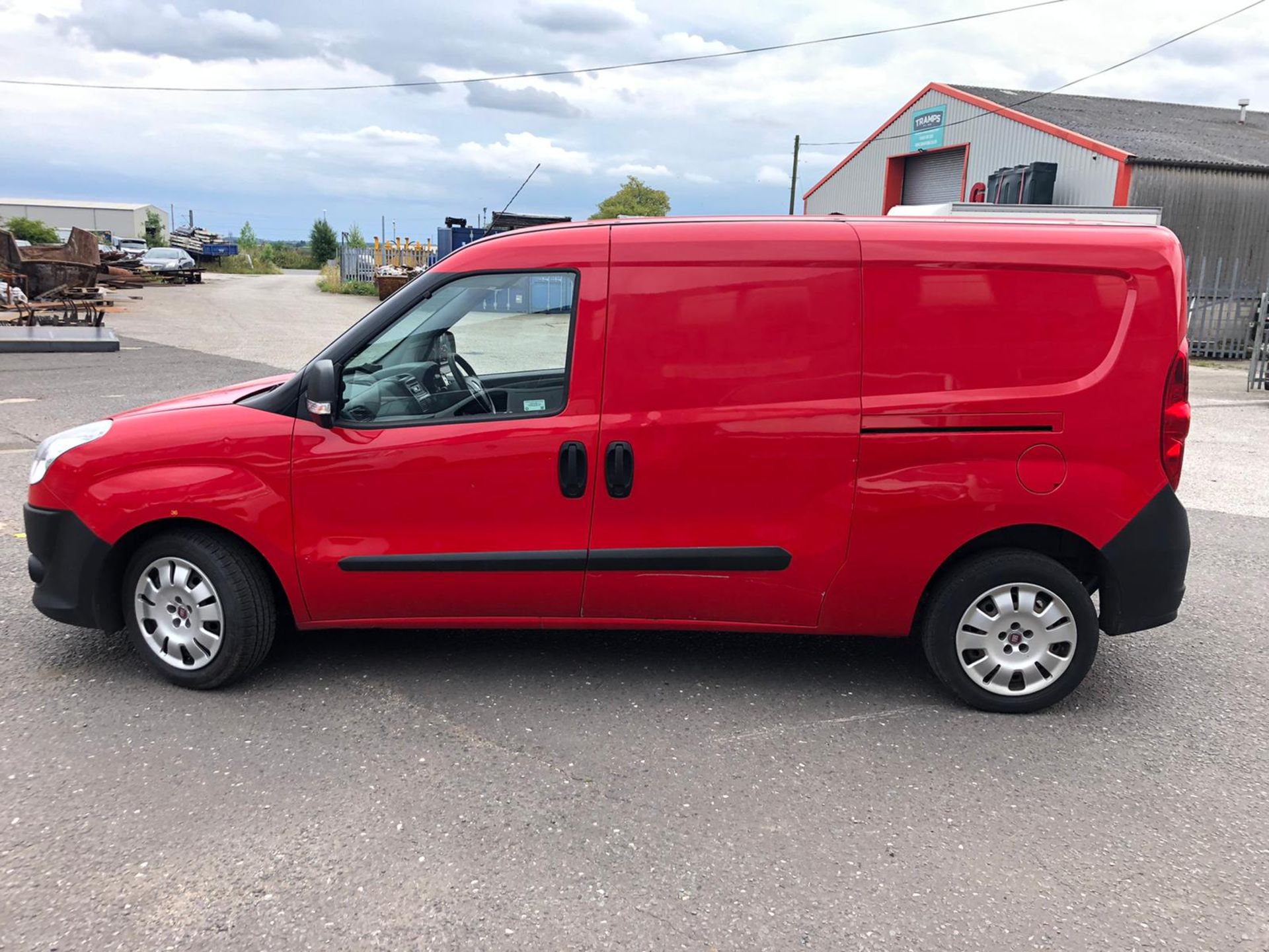 2014 FIAT DOBLO 16V MULTIJET RED PANEL VAN, 1.3 DIESEL ENGINE, 60,812 MILES *PLUS VAT* - Image 4 of 12