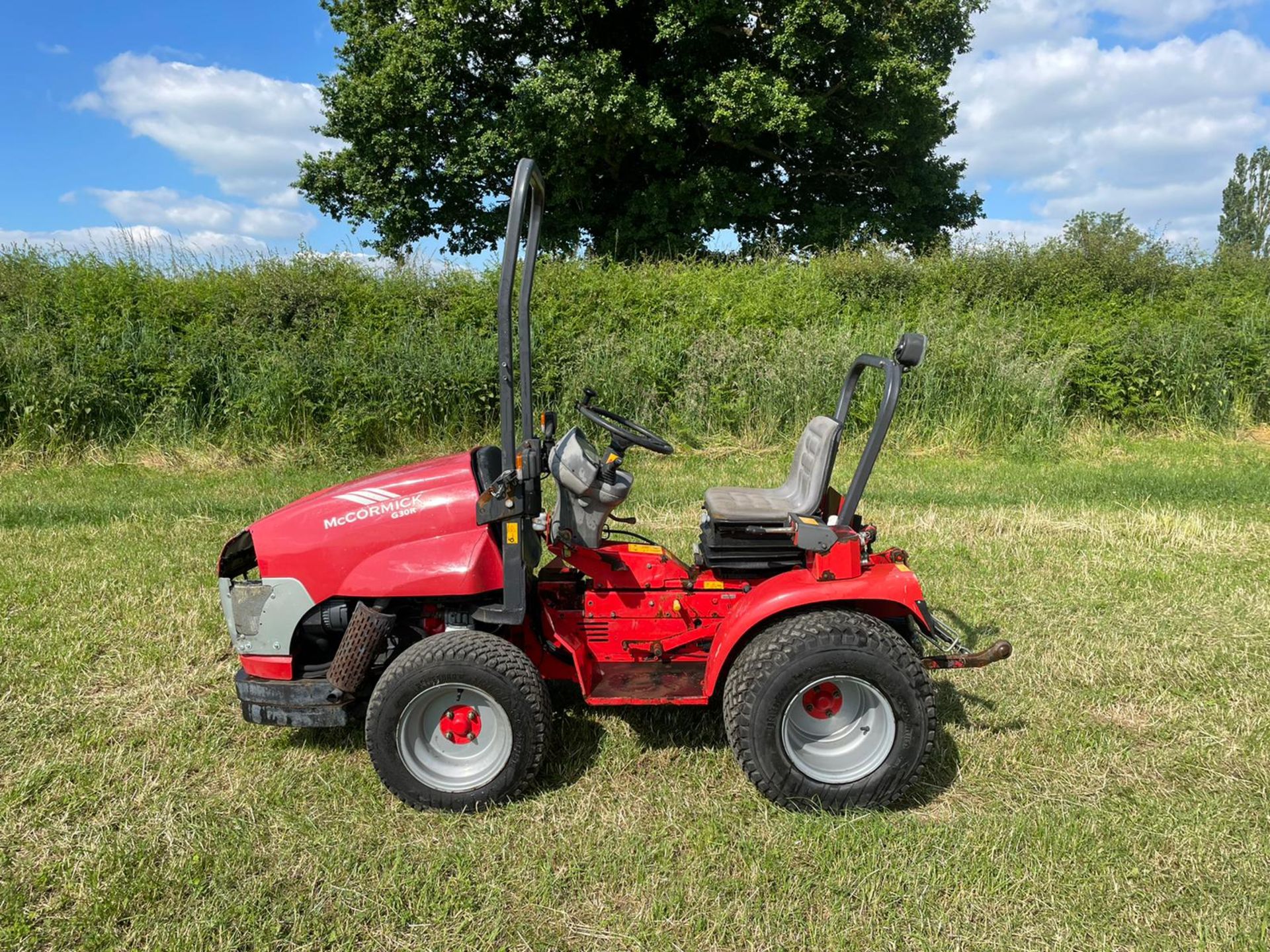 2003 McCORMICK G30R REVERSE COMPACT TRACTOR, RUNS AND DRIVES, SHOWING 397 HOURS *PLUS VAT* - Image 2 of 13