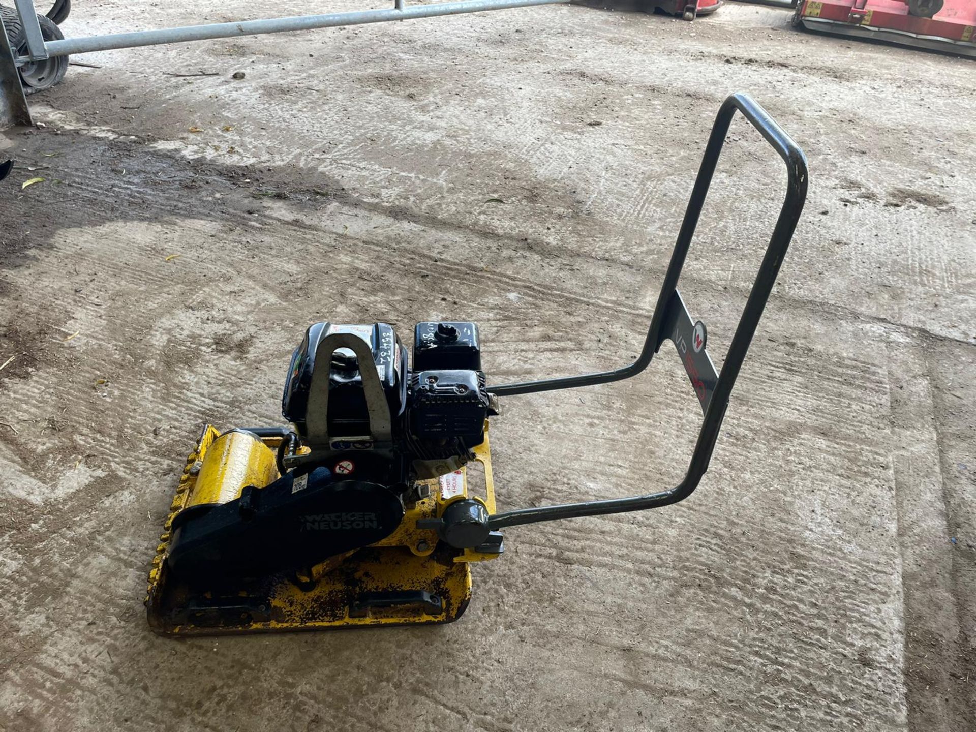 2018 WACKER NEUSON VP1550 PETROL WACKER PLATE, RUNS AND VIBRATES, HONDA GX160 ENGINE *NO VAT* - Image 4 of 8