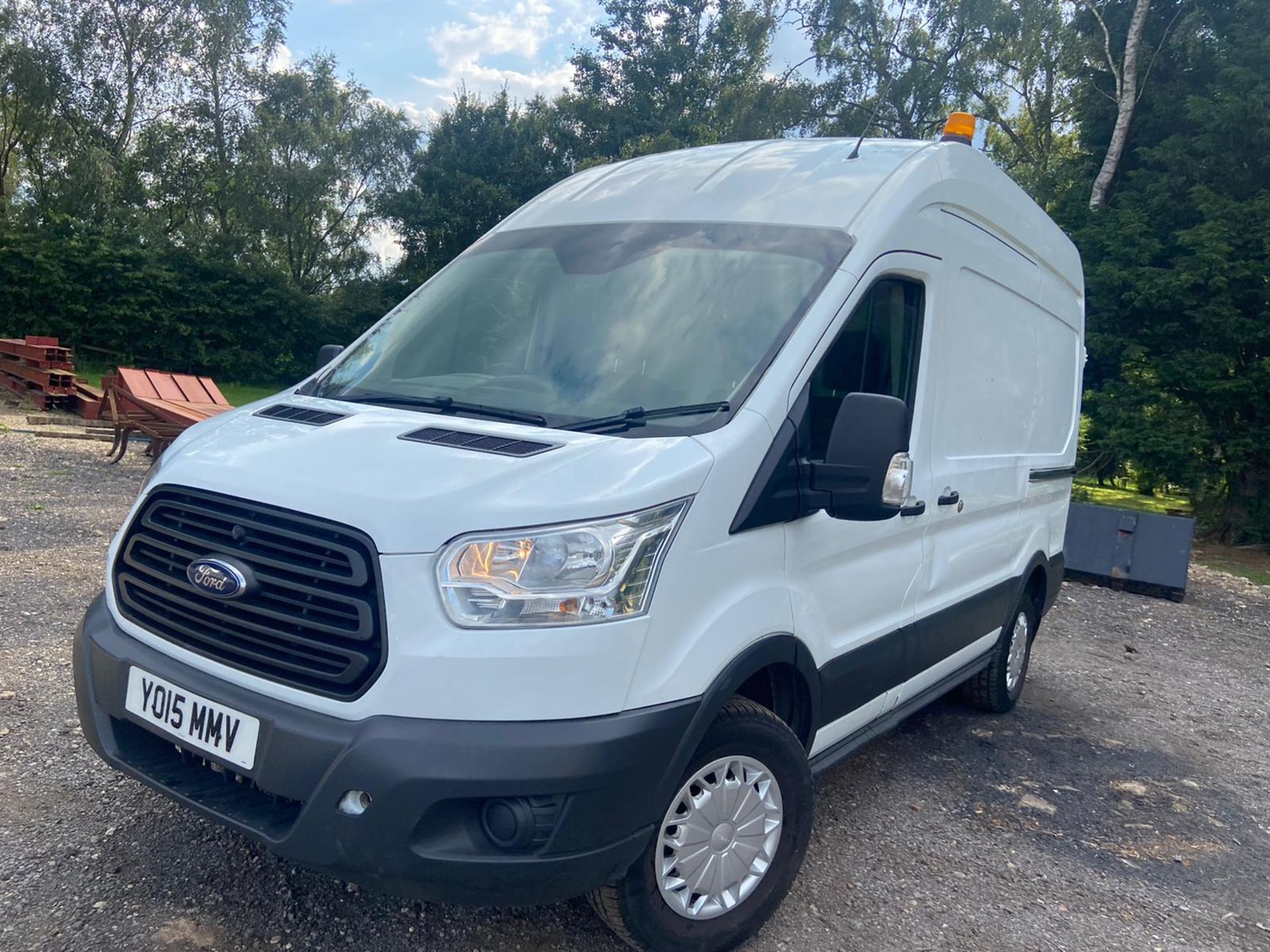 2015 FORD TRANSIT 350 WHITE PANEL VAN L2H3, 2.2 DIESEL, 102K MILES, INTERNAL RACKING *PLUS VAT* - Image 2 of 9