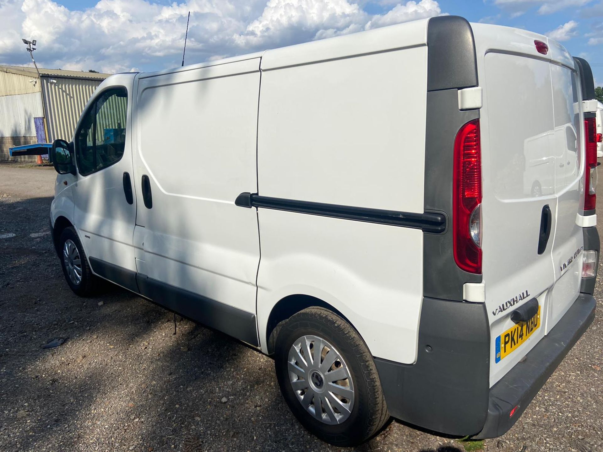 2014 VAUXHALL VIVARO 2900 ECOFLEX CDTI LWB WHITE PANEL VAN, 2.0 DIESEL, 145K MILES *PLUS VAT* - Image 5 of 11