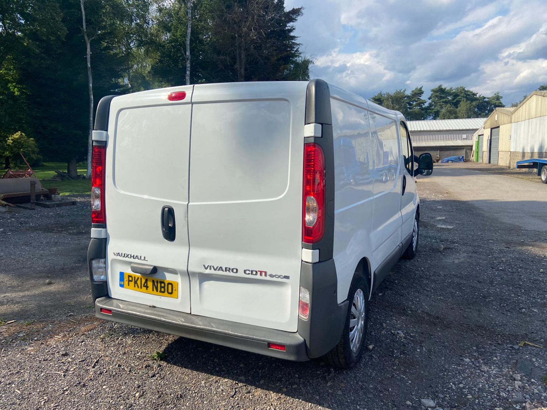 2014 VAUXHALL VIVARO 2900 ECOFLEX CDTI LWB WHITE PANEL VAN, 2.0 DIESEL, 145K MILES *PLUS VAT* - Image 6 of 11