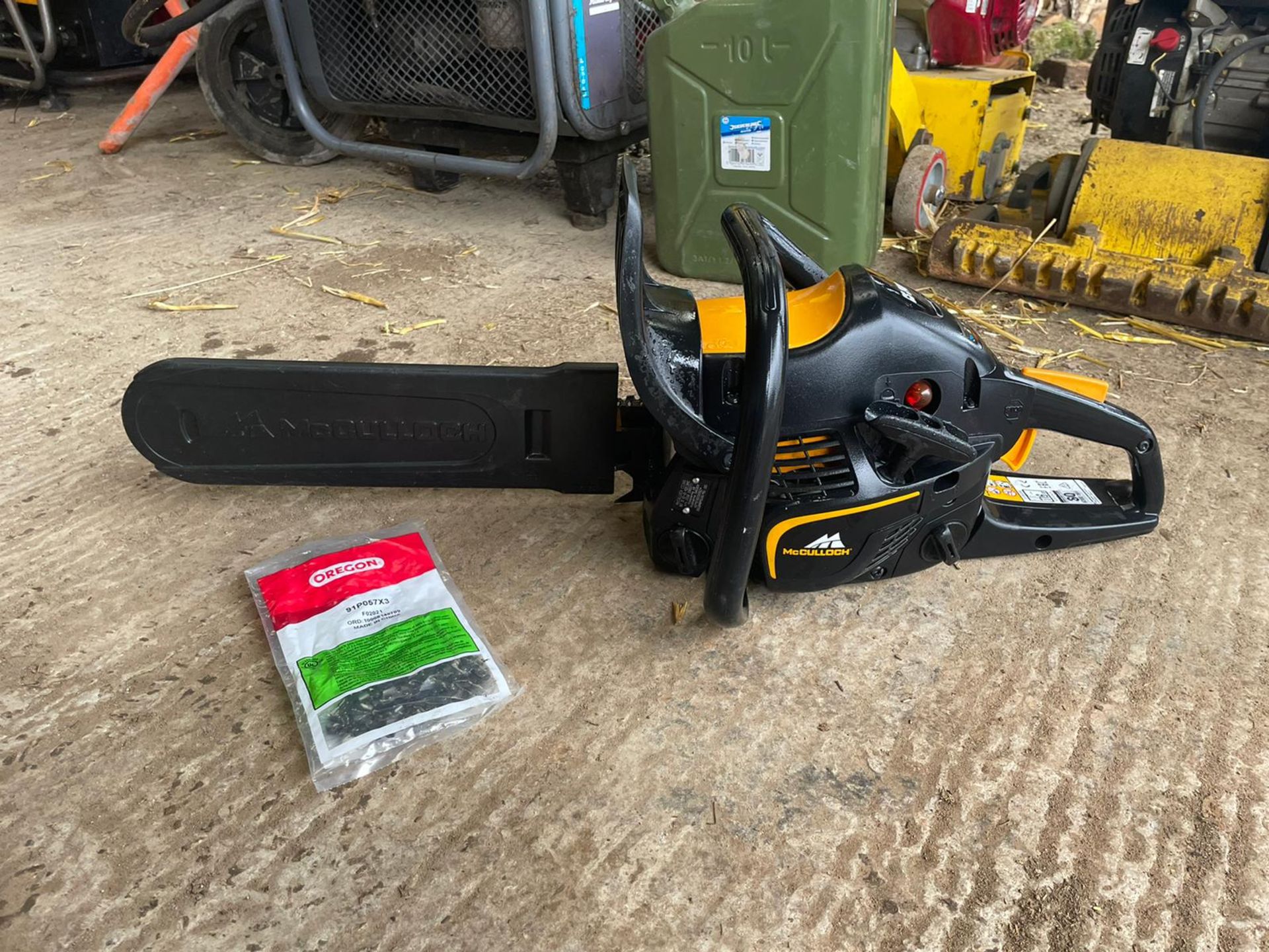 2018 McCULLOCH CS340 CHAINSAW, MADE BY HUSQVARNA, RUNS AND WORKS, 16" BAR AND CHAIN *NO VAT*