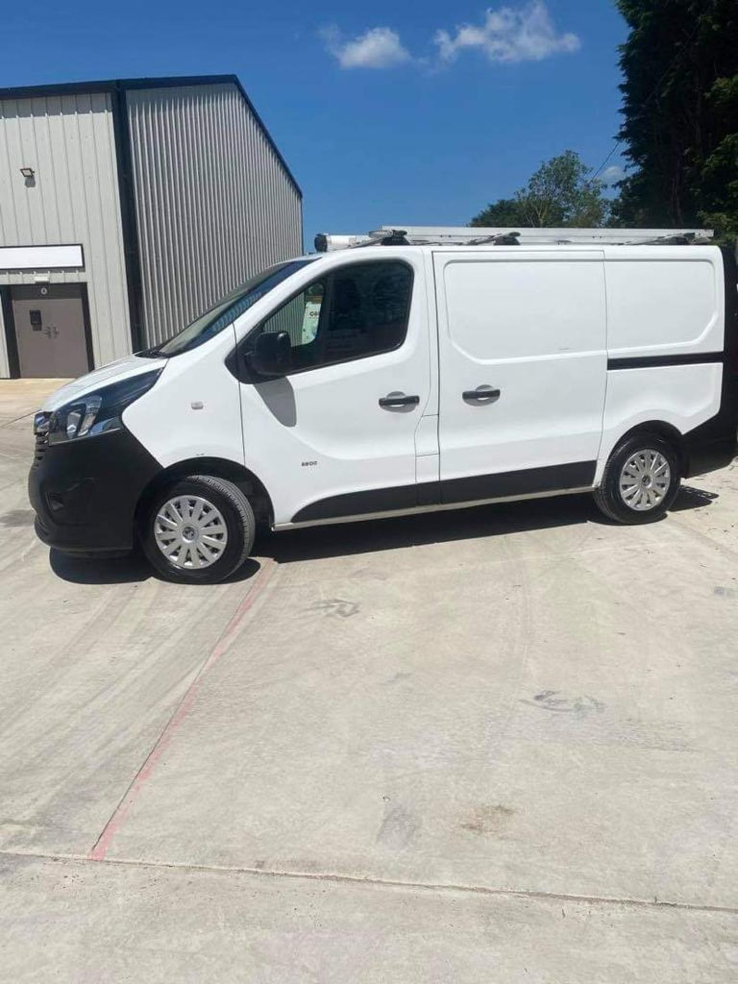 2015 VAUXHALL VIVARO 2900 CDTI ECOFLEX WHITE PANEL VAN, 1.6 DIESEL, 82K MILES WITH FSH *PLUS VAT* - Image 3 of 10