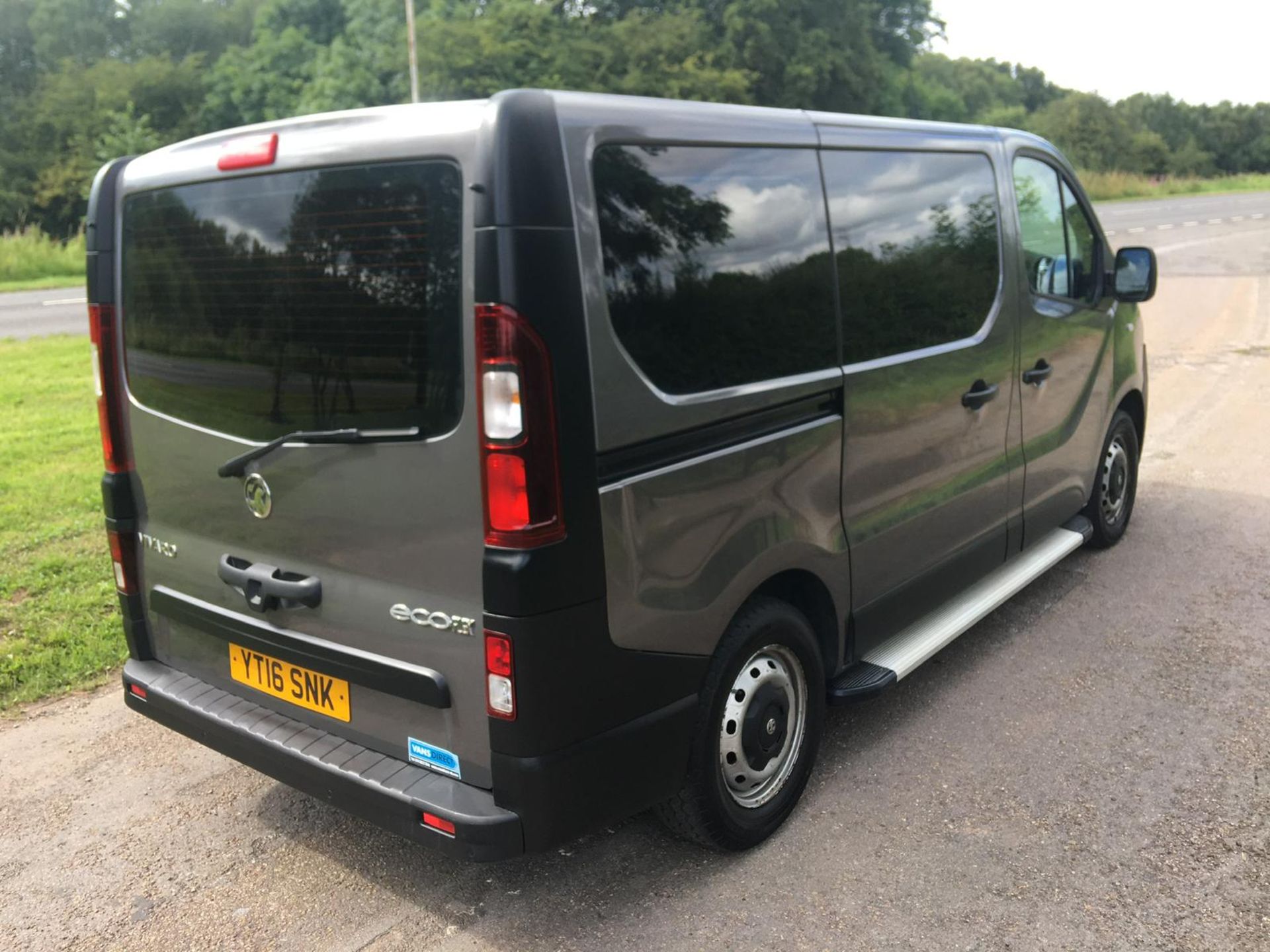 2016 VAUXHALL VIVARO COMBI CDTI ECOFLEX S/S GREY MPV, 1.6 DIESEL ENGINE, 87,096 MILES *NO VAT* - Image 7 of 29