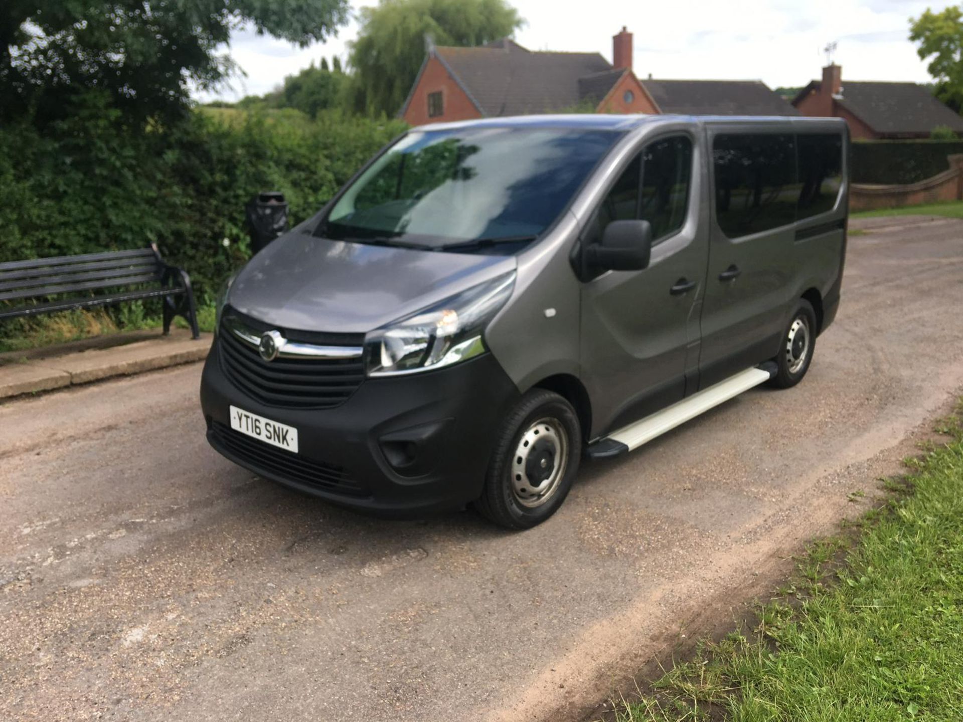 2016 VAUXHALL VIVARO COMBI CDTI ECOFLEX S/S GREY MPV, 1.6 DIESEL ENGINE, 87,096 MILES *NO VAT* - Image 3 of 29