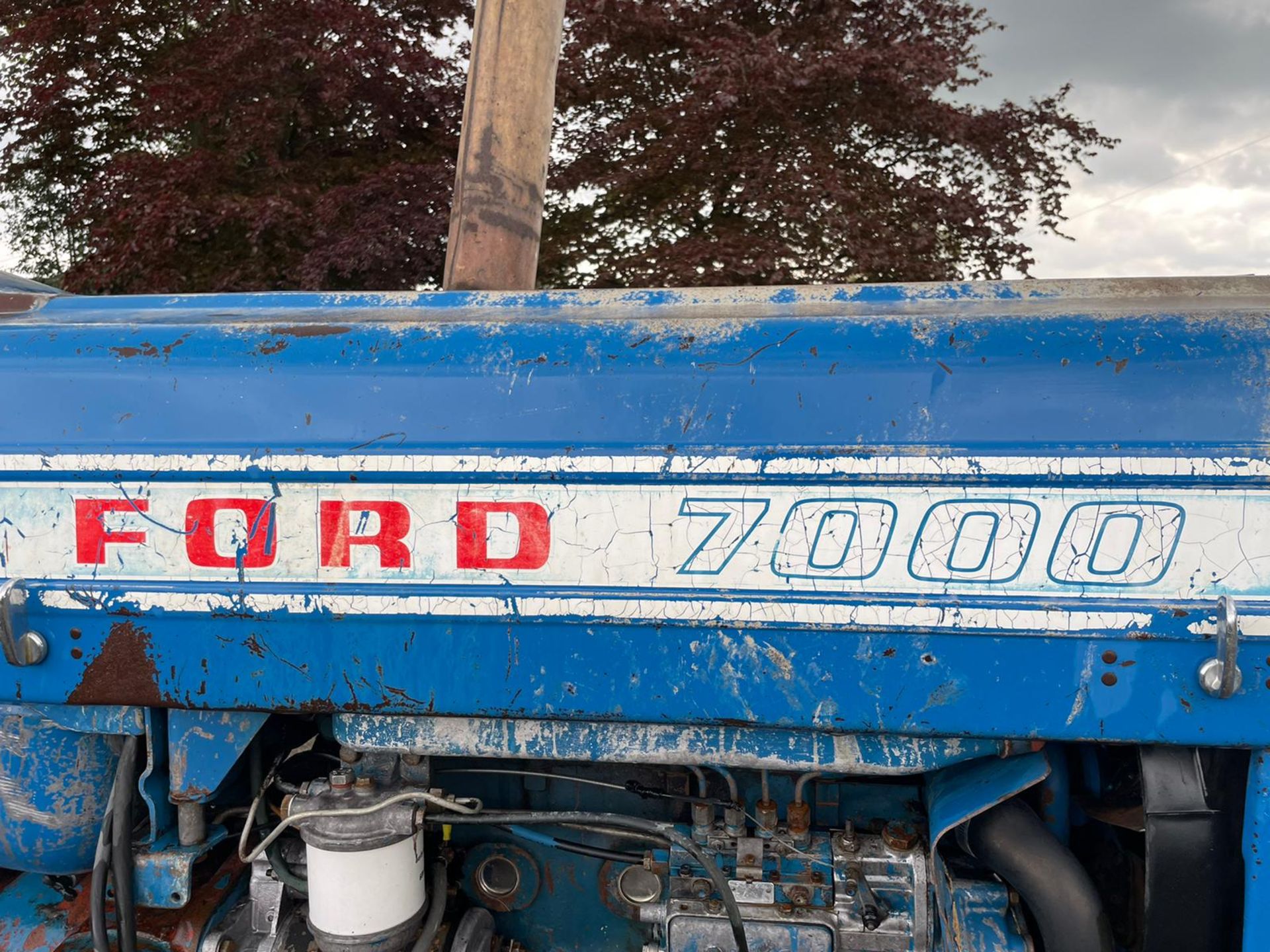 FORD 7000 TRACTOR, RUNS AND DRIVES, ALL GEARS WORK, VINTAGE TRACTOR - HARD TO FIND *PLUS VAT* - Image 10 of 10