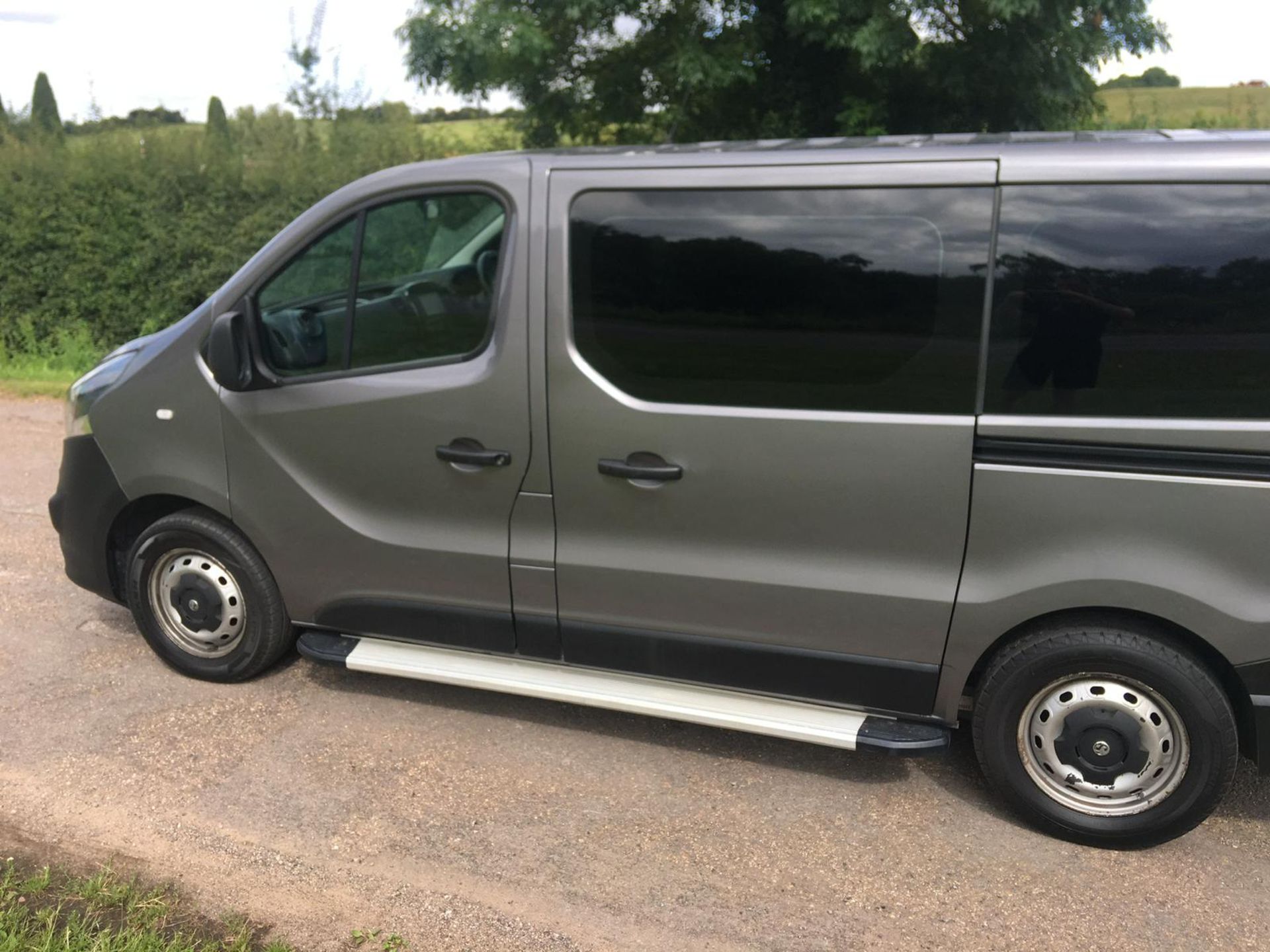 2016 VAUXHALL VIVARO COMBI CDTI ECOFLEX S/S GREY MPV, 1.6 DIESEL ENGINE, 87,096 MILES *NO VAT* - Image 4 of 29