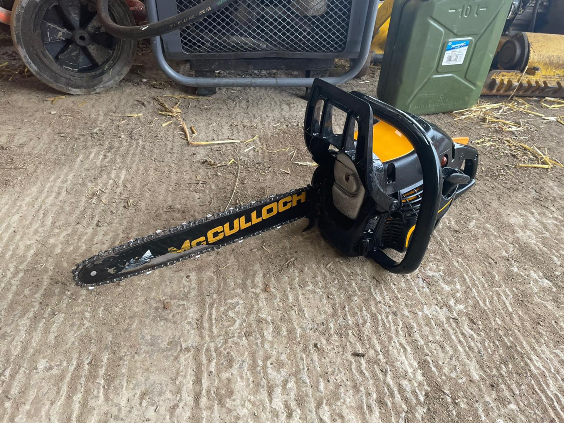 2018 McCULLOCH CS340 CHAINSAW, MADE BY HUSQVARNA, RUNS AND WORKS, 16" BAR AND CHAIN *NO VAT* - Image 2 of 5