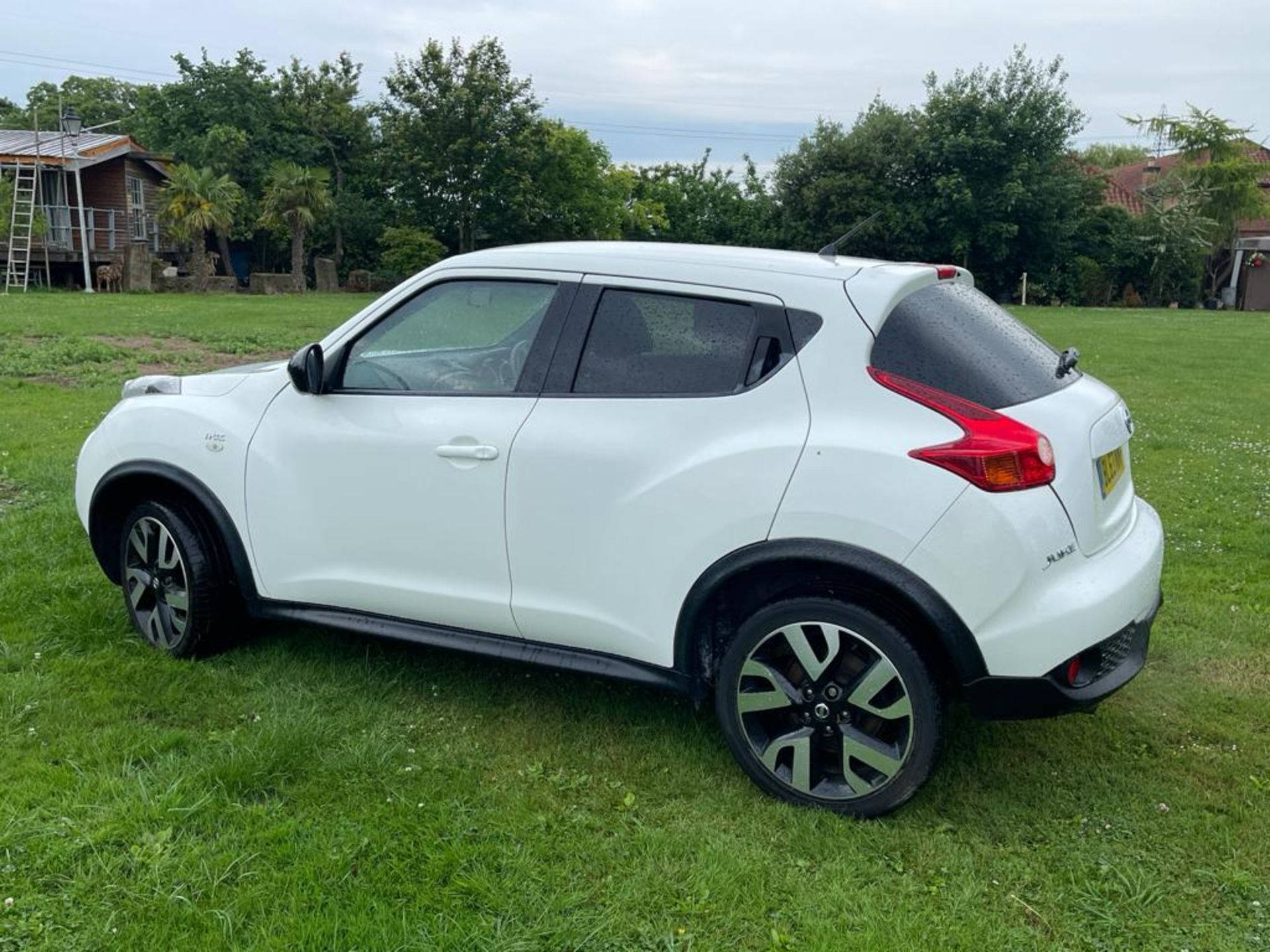 2013 NISSAN JUKE N-TEC, WHITE, 5 DOOR HATCHBACK, 5 PREVIOUS KEEPERS, VDI CLEAR, *NO VAT* - Image 3 of 21