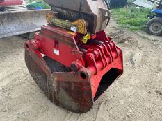 HYDRAULIC RED SHELL GRAB, SUITABLE FOR A LARGE EXCAVATOR, HYDRAULIC DRIVEN *PLUS VAT*