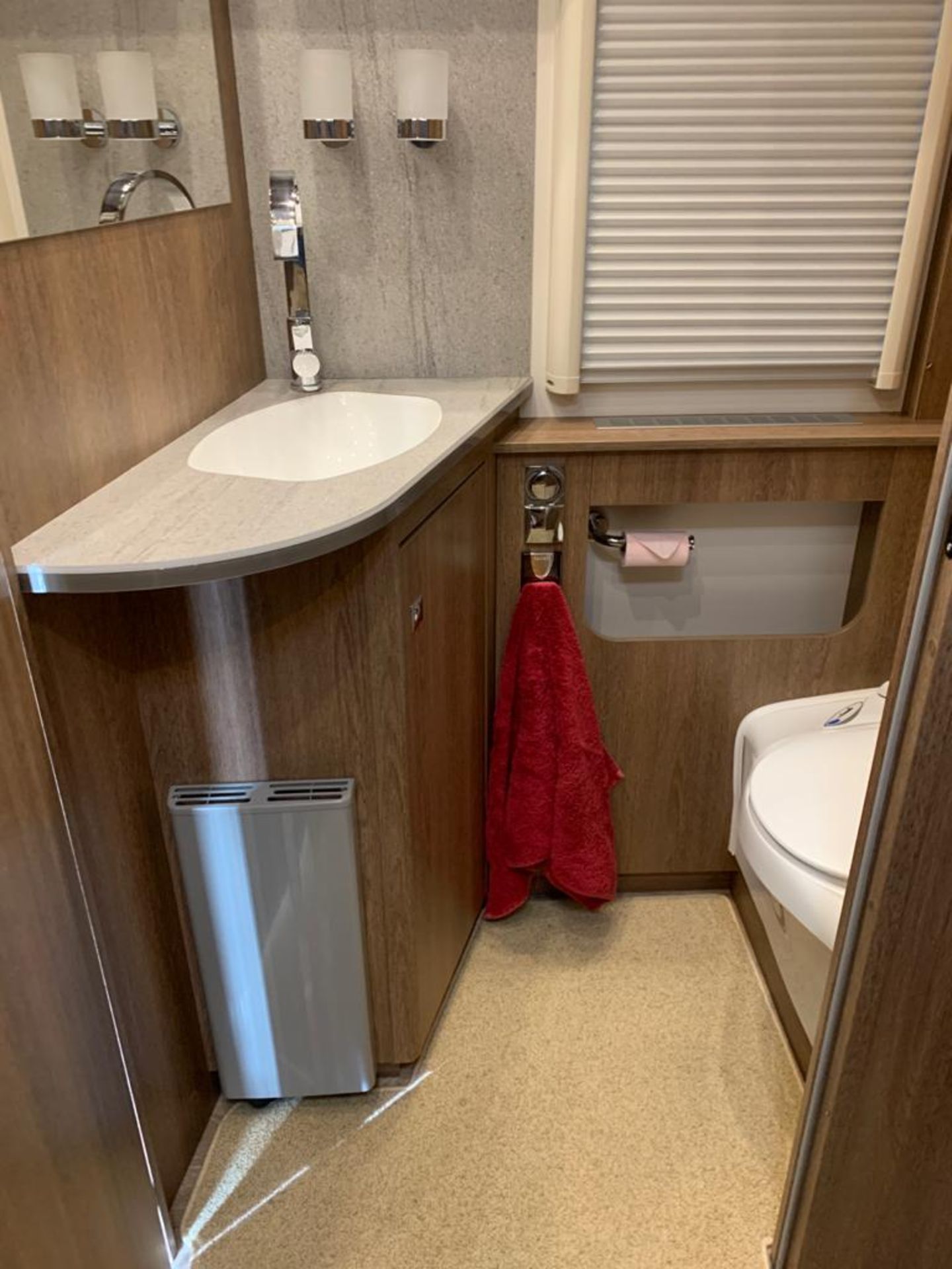 2017 DETHLEFFS GRAND ALPA MOTOR HOME / CARAVAN, 2287cc DIESEL, AUTO only 9k miles warranted *NO VAT* - Image 12 of 33