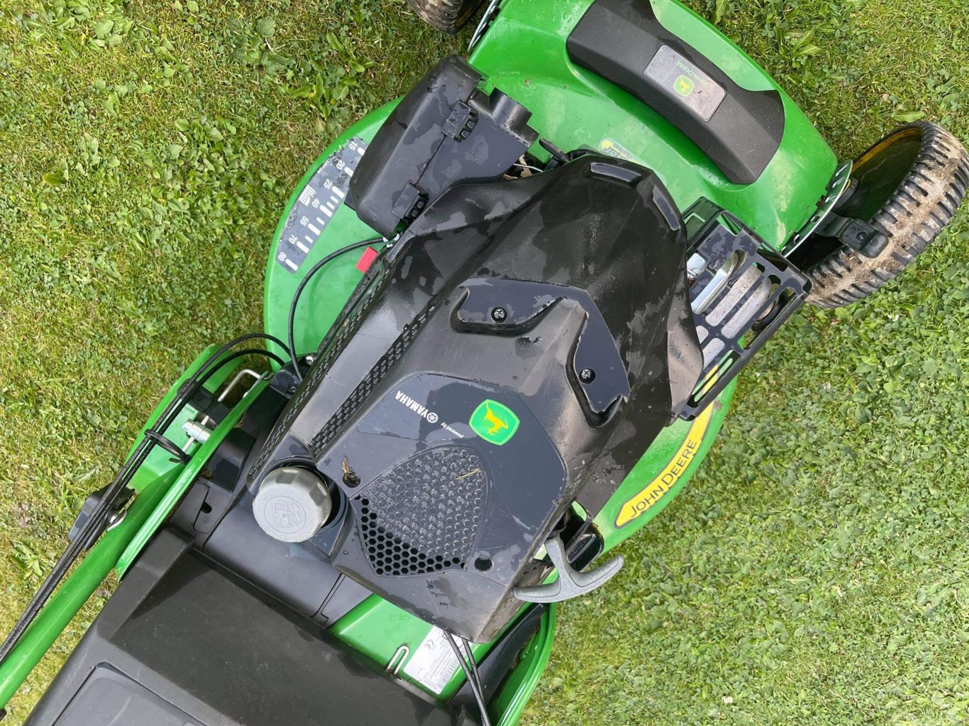 2019 JOHN DEERE R54RKB SELF PROPELLED LAWN MOWER WITH REAR ROLLER AND COLLECTOR *NO VAT* - Image 5 of 7