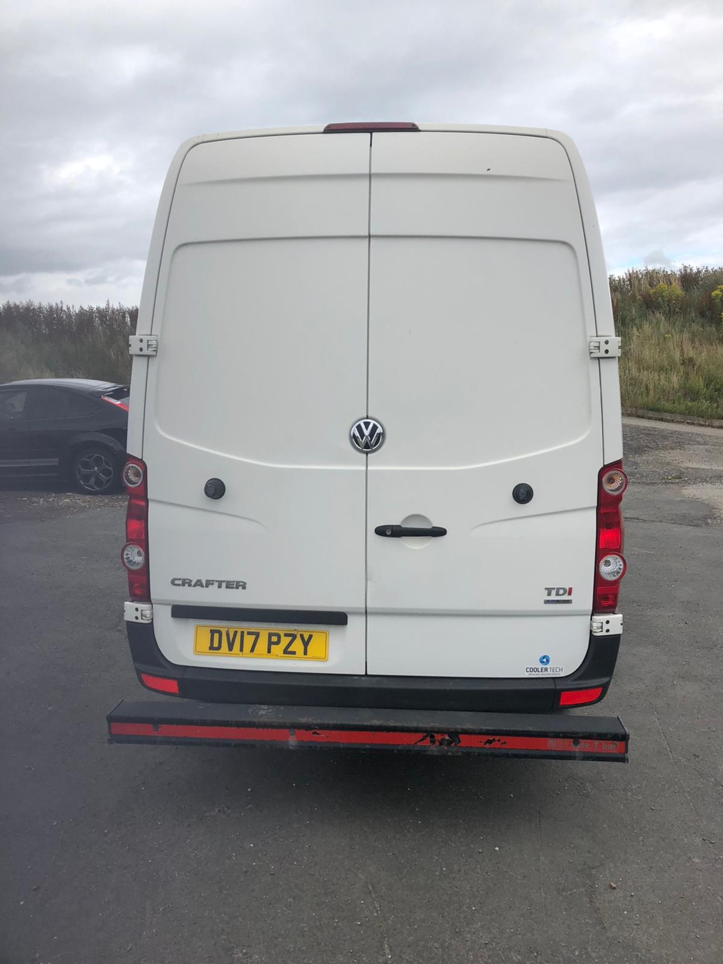 2017 VOLKSWAGEN CRAFTER CR35 TDI BMT INSULATED REFRIGERATED WHITE PANEL VAN, 2.0 DIESEL *PLUS VAT* - Image 7 of 13