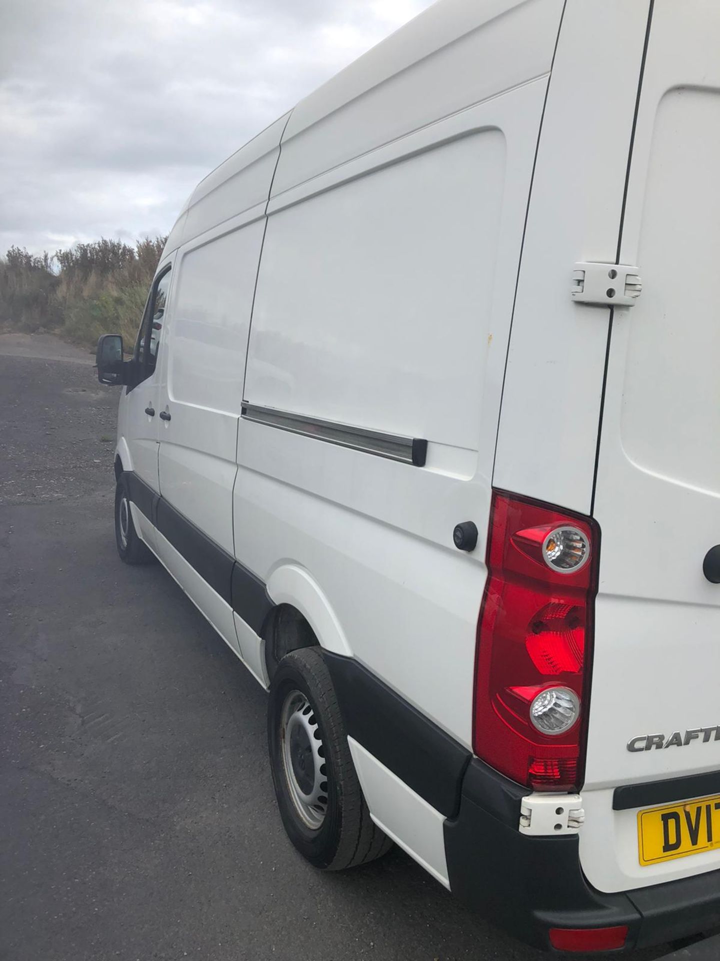 2017 VOLKSWAGEN CRAFTER CR35 TDI BMT INSULATED REFRIGERATED WHITE PANEL VAN, 2.0 DIESEL *PLUS VAT* - Image 6 of 13