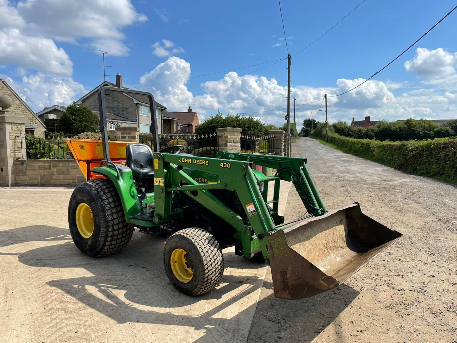 JOHN DEERE 4400 WITH JOHN DEERE 430 LOADER, RUNS DRIVES LIFTS AND WORKS, 4800 HOURS *PLUS VAT*