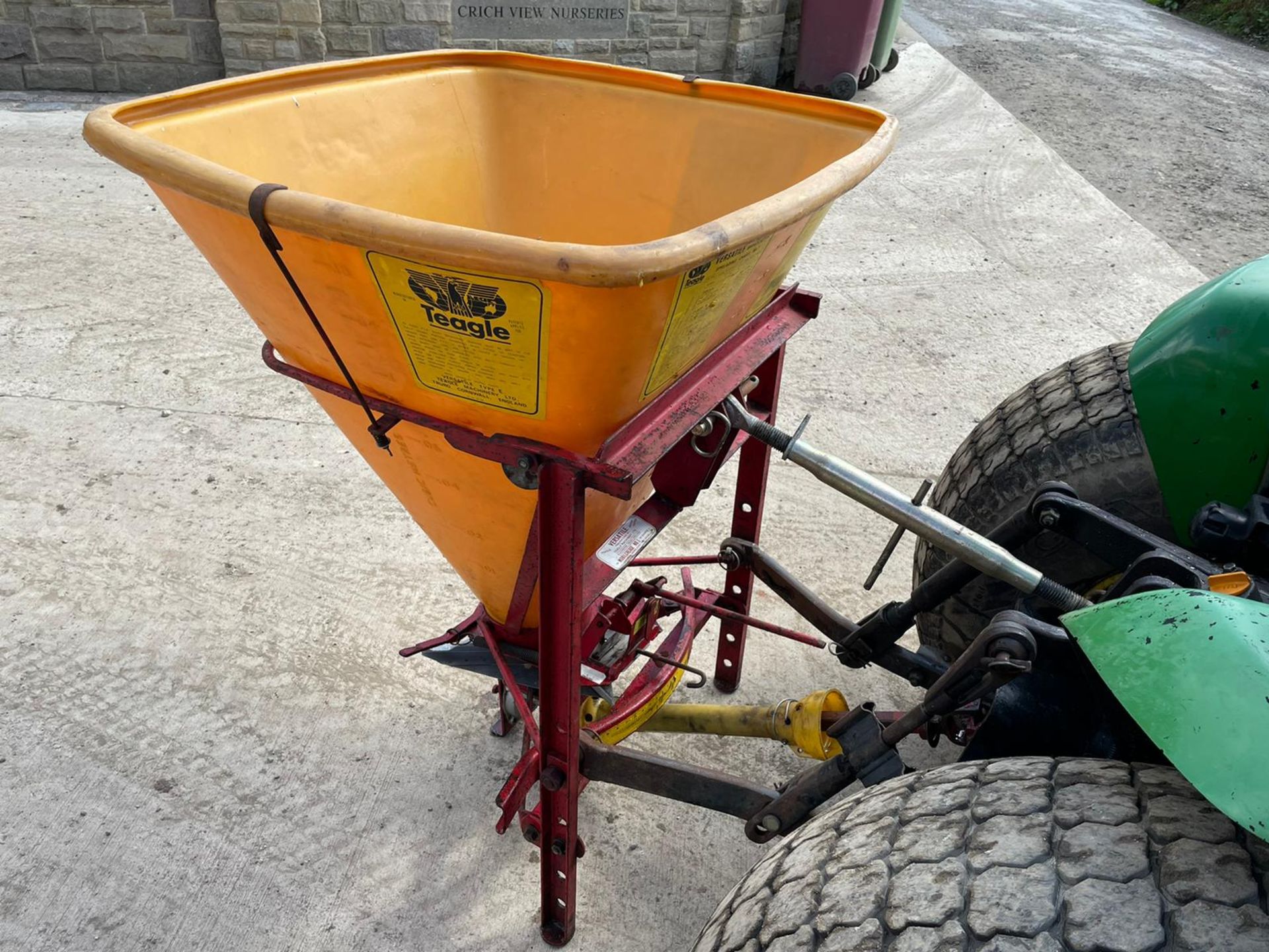 JOHN DEERE 4400 WITH JOHN DEERE 430 LOADER, RUNS DRIVES LIFTS AND WORKS, 4800 HOURS *PLUS VAT* - Image 9 of 13