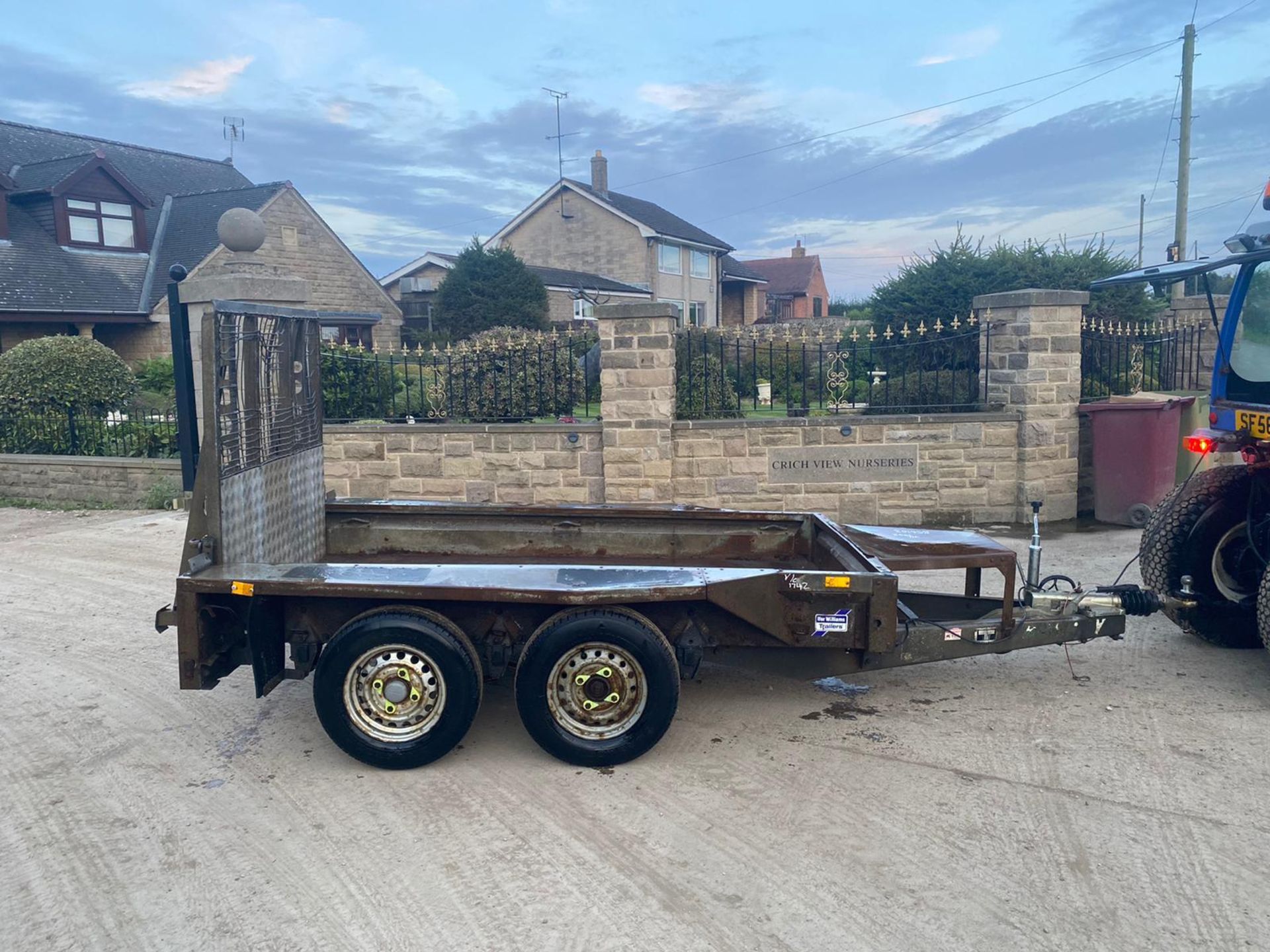 IFOR WILLIAMS GX84 2.7 TON TWIN AXLE PLANT TRAILER, GOOD SOLID FLOOR, GOOD TYRES, TOWS WELL *NO VAT* - Image 3 of 9