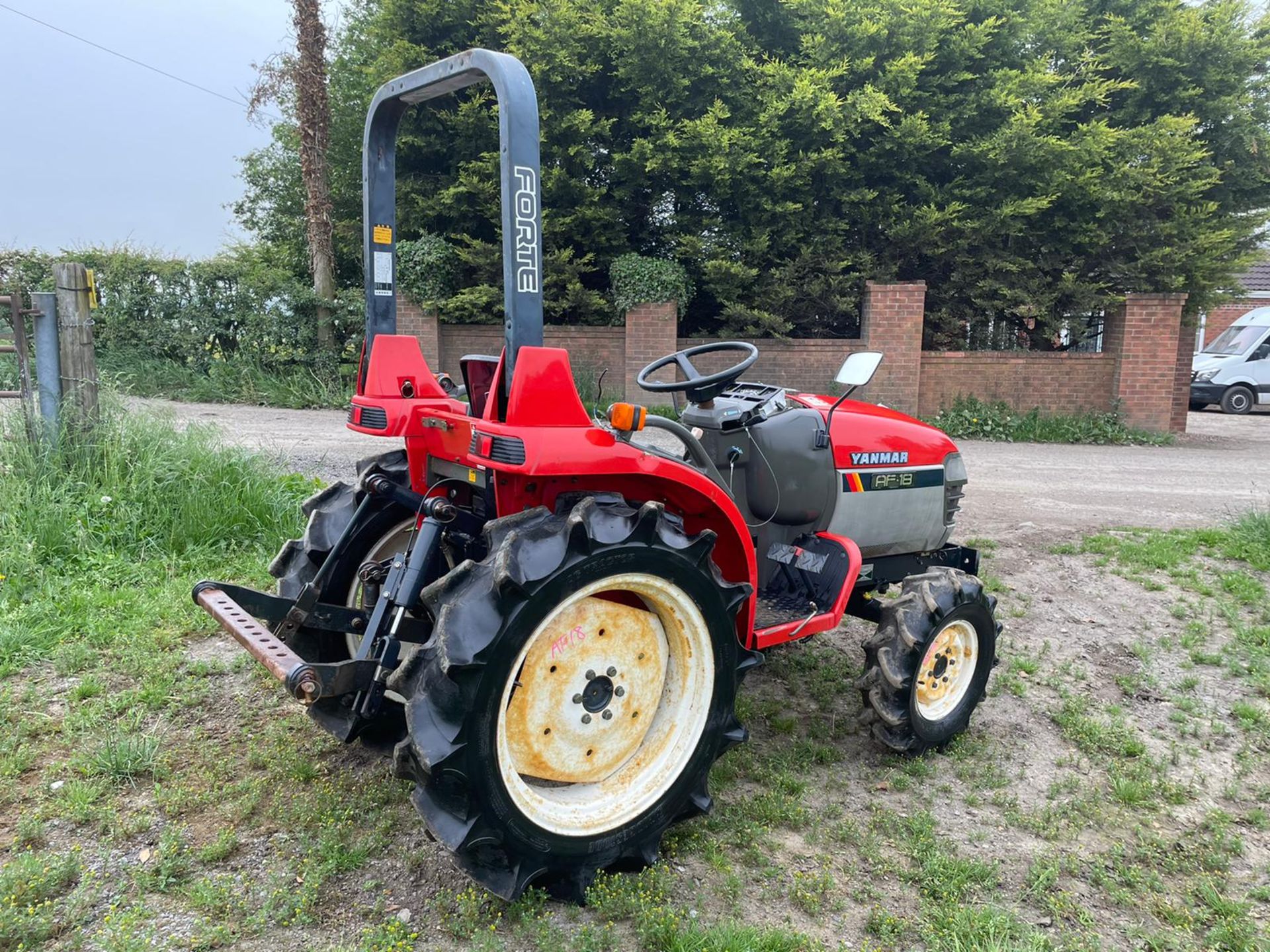 YANMAR FORTE AF-18 COMPACT TRACTOR, RUNS DRIVES AND WORKS, SHOWING 468 HOURS *PLUS VAT* - Image 4 of 12