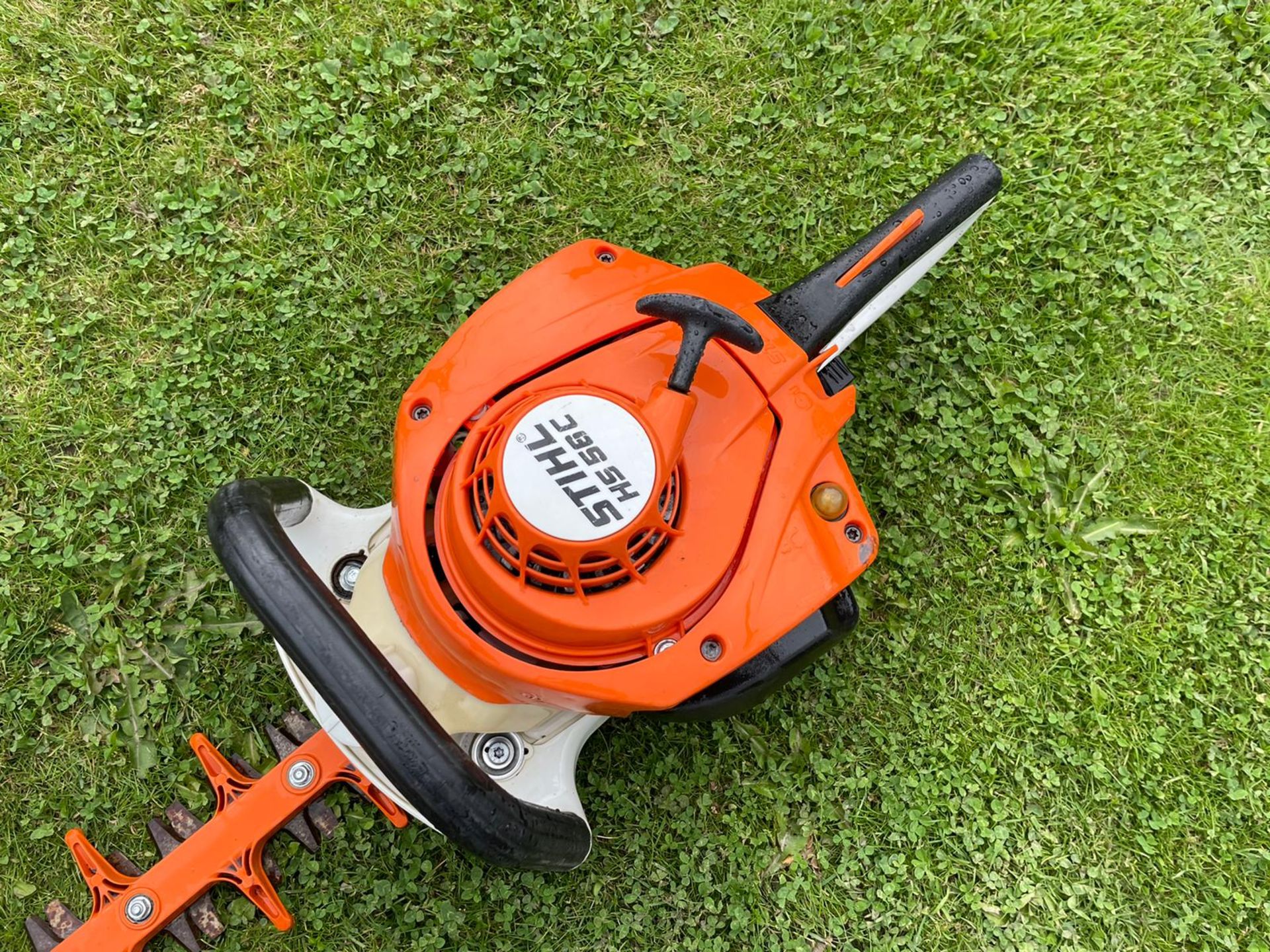 STIHL HS56C HEDGE TRIMMER, RUNS AND WORKS, SOLD NEW IN MID 2017 *NO VAT* - Image 6 of 6