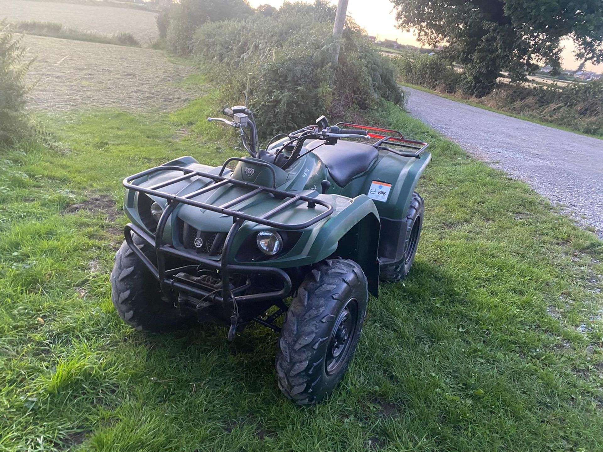 2017 YAMAHA GRIZZLY 350 FARM QUAD BIKE, RUNS AND DRIVES WELL, REAR TOW BAR, GOOD TYRES *NO VAT* - Image 2 of 5