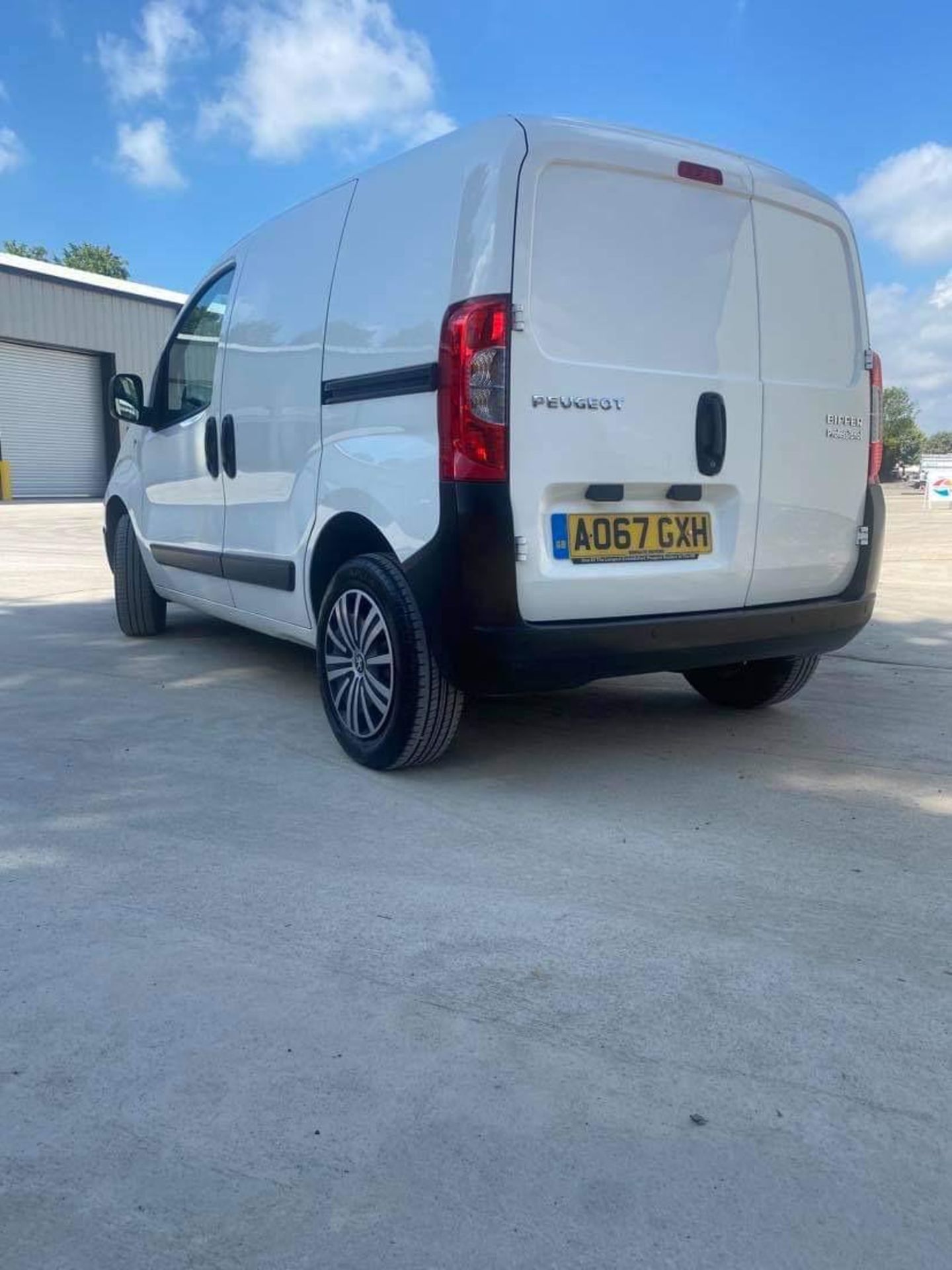 2017/67 REG PEUGEOT BIPPER PROFESSIONAL HDI 1.25 DIESEL WHITE PANEL VAN, SHOWING 2 FORMER KEEPERS - Image 5 of 11