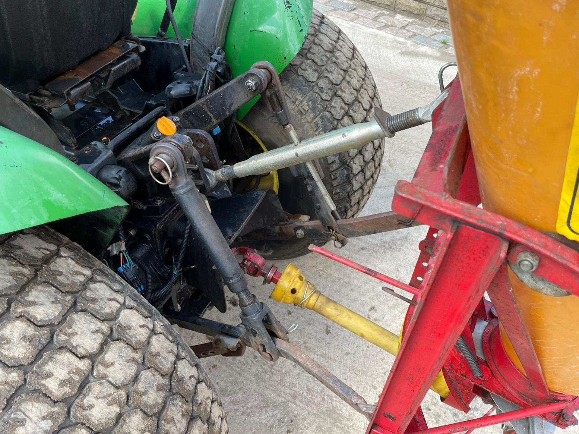 JOHN DEERE 4400 WITH JOHN DEERE 430 LOADER, RUNS DRIVES LIFTS AND WORKS, 4800 HOURS *PLUS VAT* - Image 13 of 13