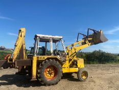 JCB 3CX DIGGER LOADER, RUNS DRIVES AND DIGS, FORKS AND BUCKET ON THE FRONT *PLUS VAT*