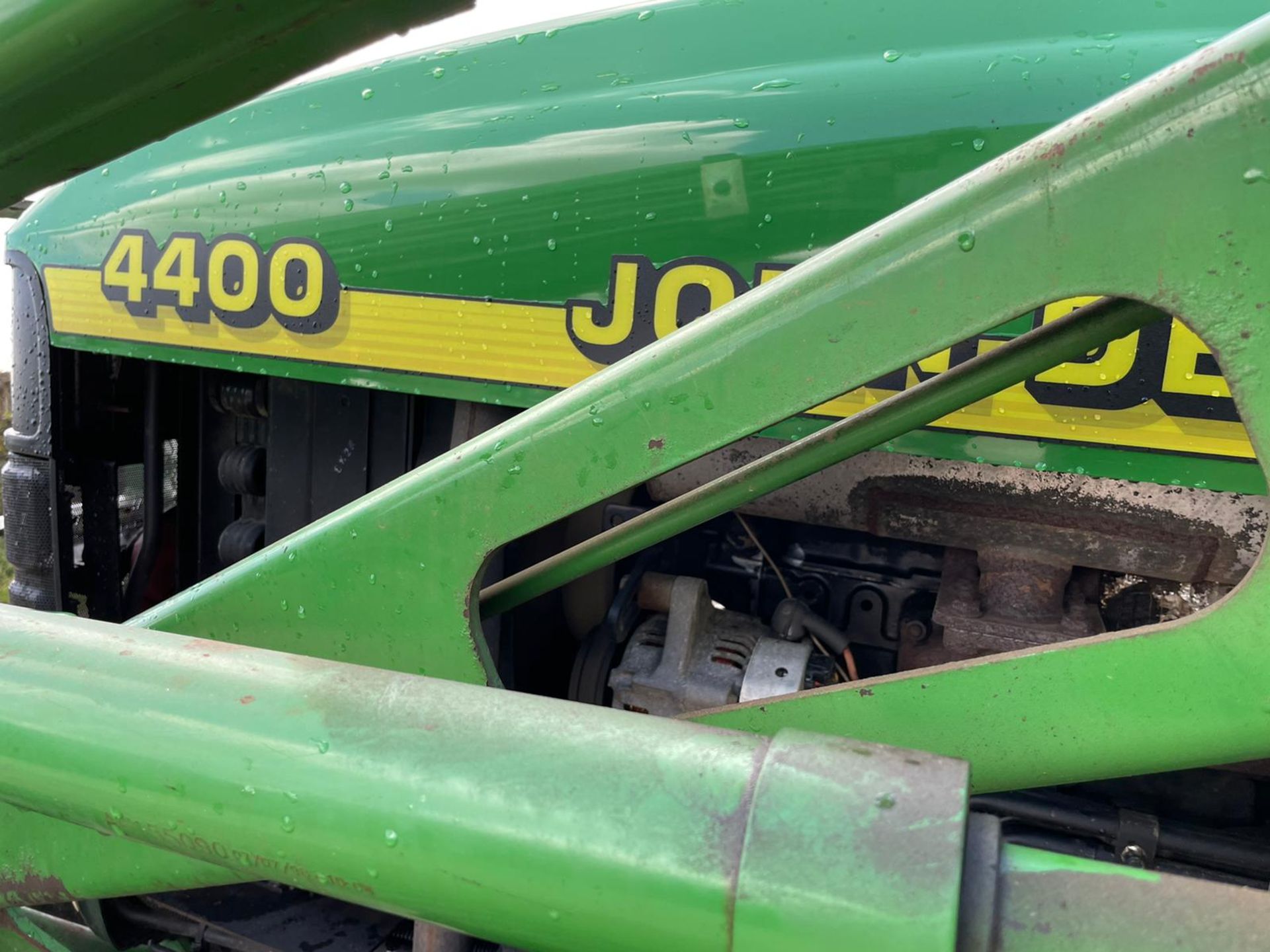 JOHN DEERE 4400 WITH JOHN DEERE 430 LOADER, RUNS DRIVES LIFTS AND WORKS, 4800 HOURS *PLUS VAT* - Image 11 of 13