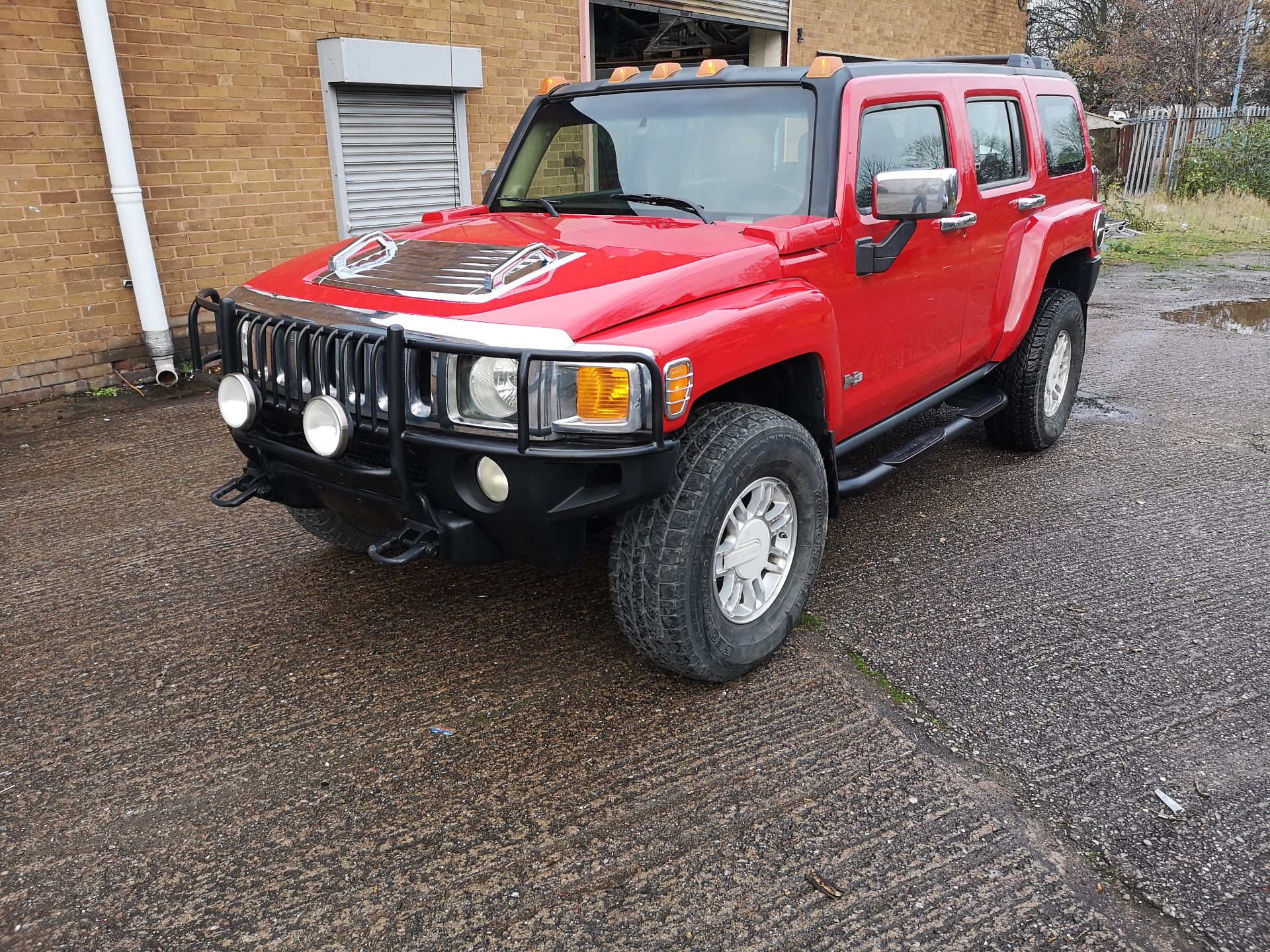 2006 RED HUMMER H3 4x4, 90,171 MILES, SAT NAV, SIDE STEPS AND BULL BARS *PLUS VAT* - Image 4 of 16